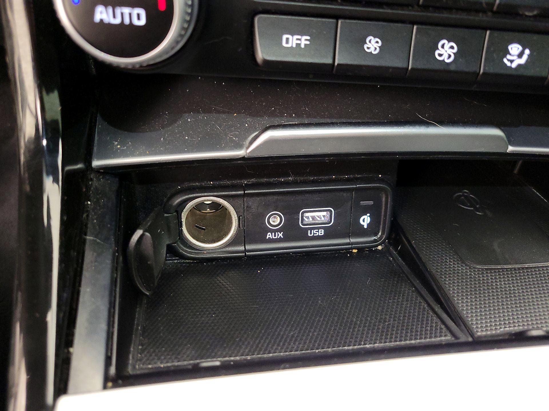 Thumbnail: 2019 Kia Stinger - 19