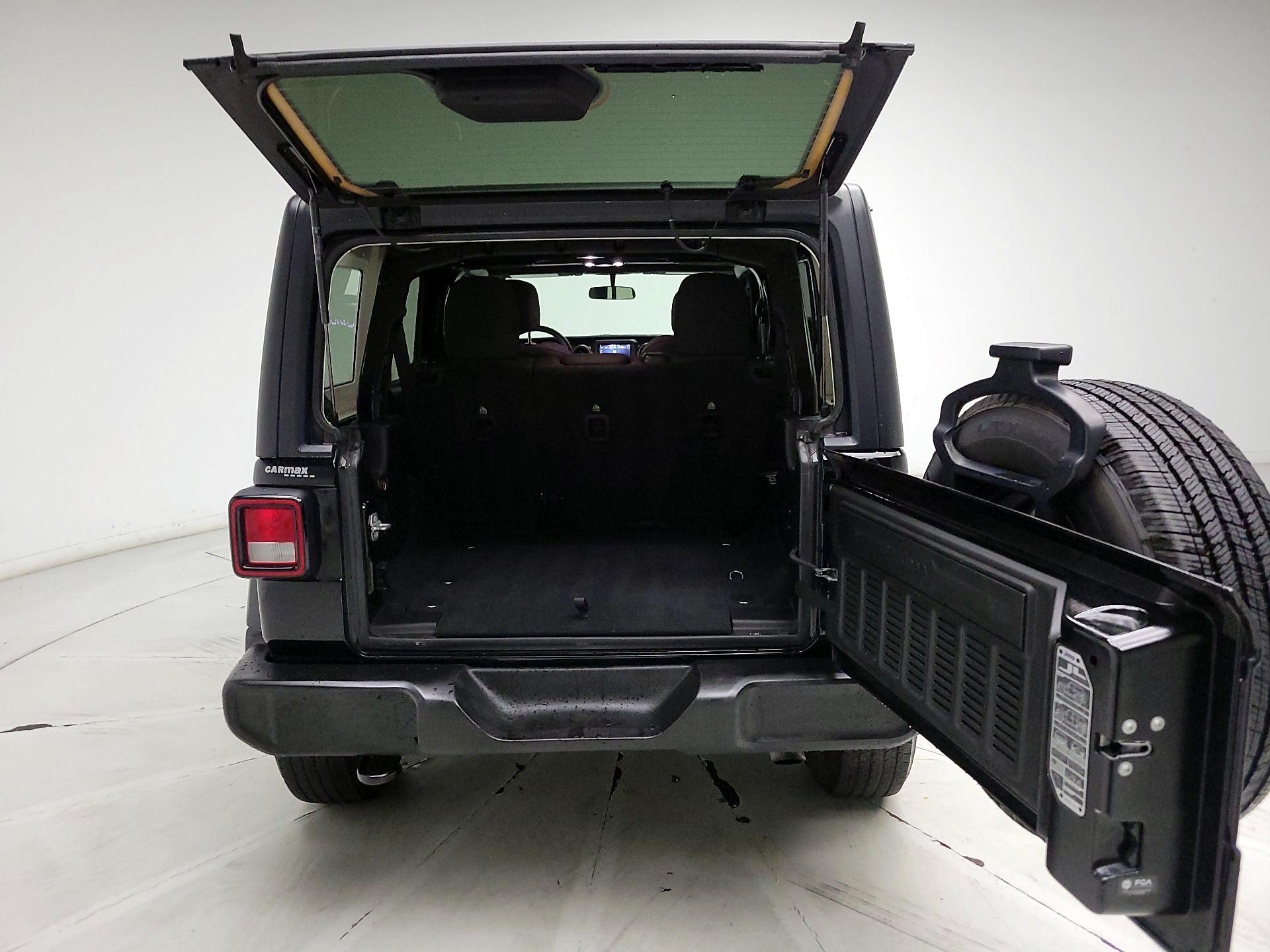 Thumbnail: 2022 Jeep Wrangler - 19