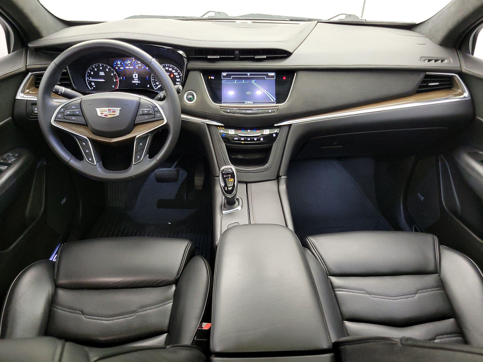 Thumbnail: 2017 Cadillac XT5 - 9