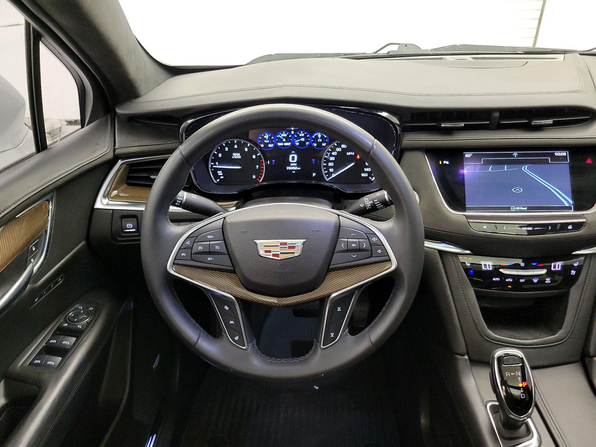 Thumbnail: 2017 Cadillac XT5 - 10