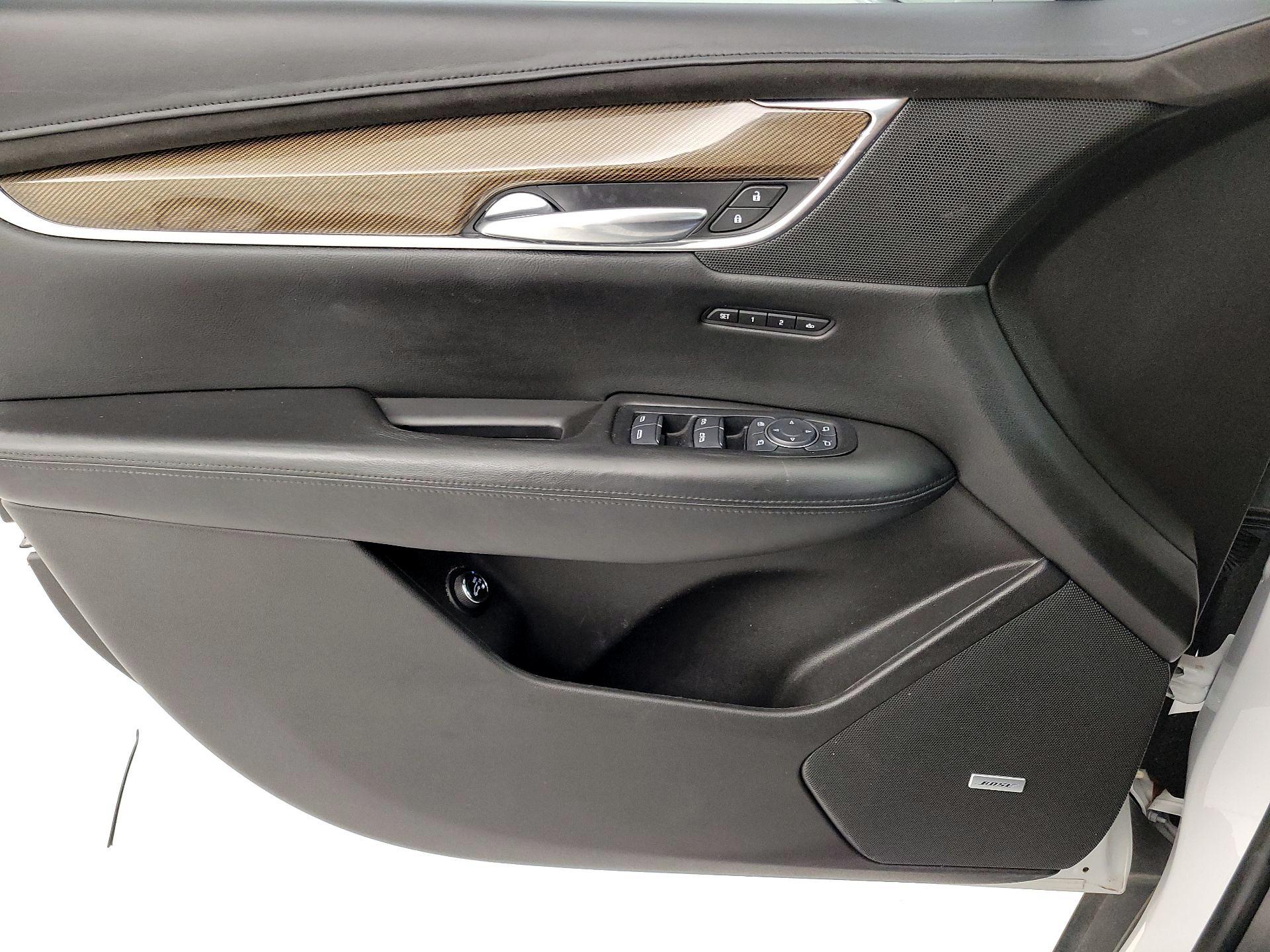 Thumbnail: 2017 Cadillac XT5 - 12