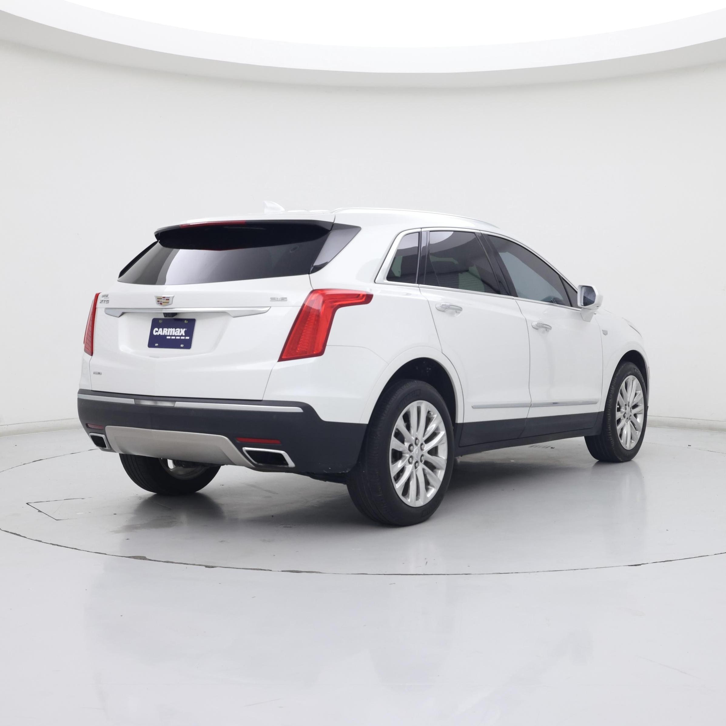 Thumbnail: 2017 Cadillac XT5 - 8