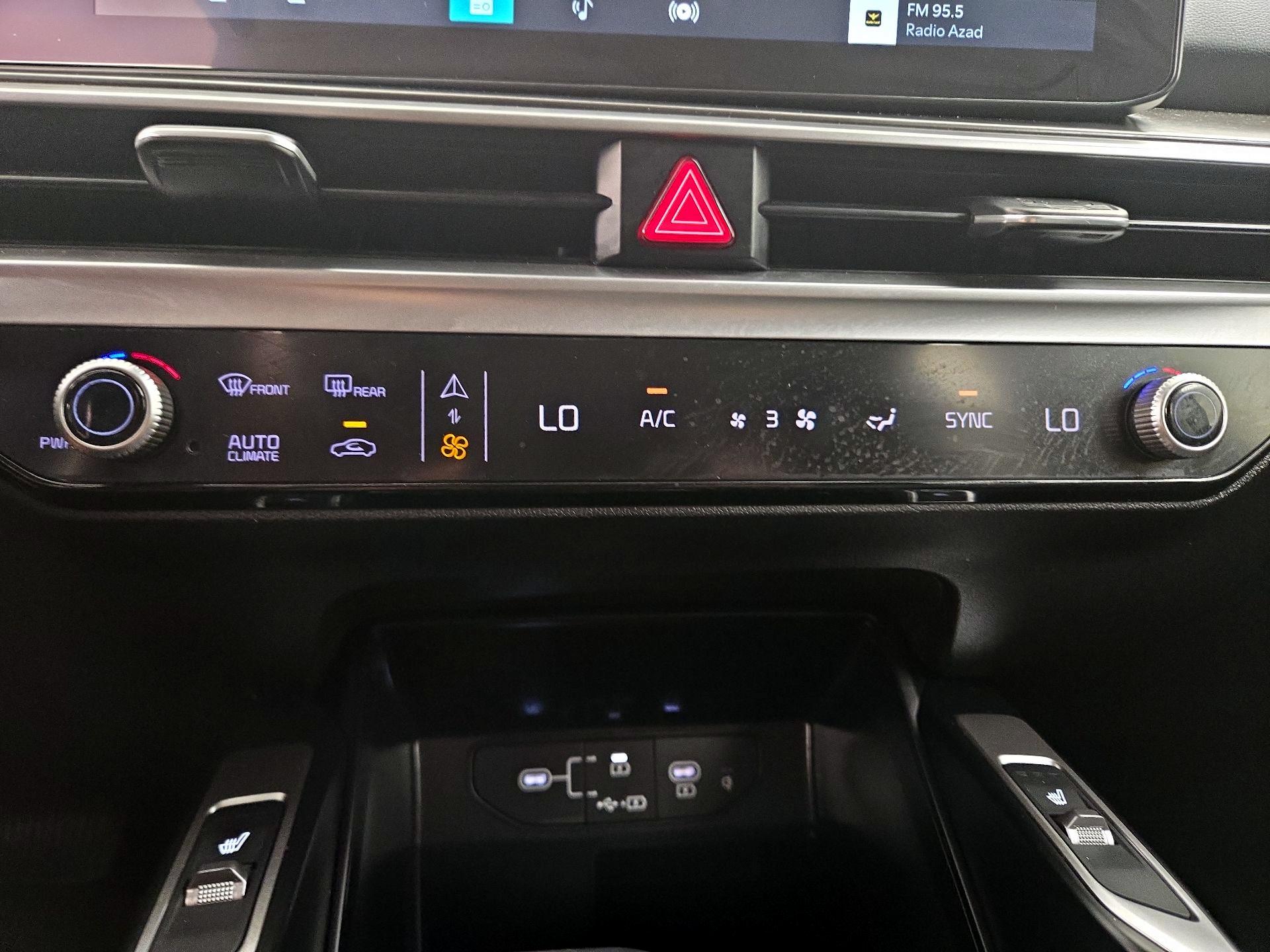 Thumbnail: 2024 Kia Sorento - 17