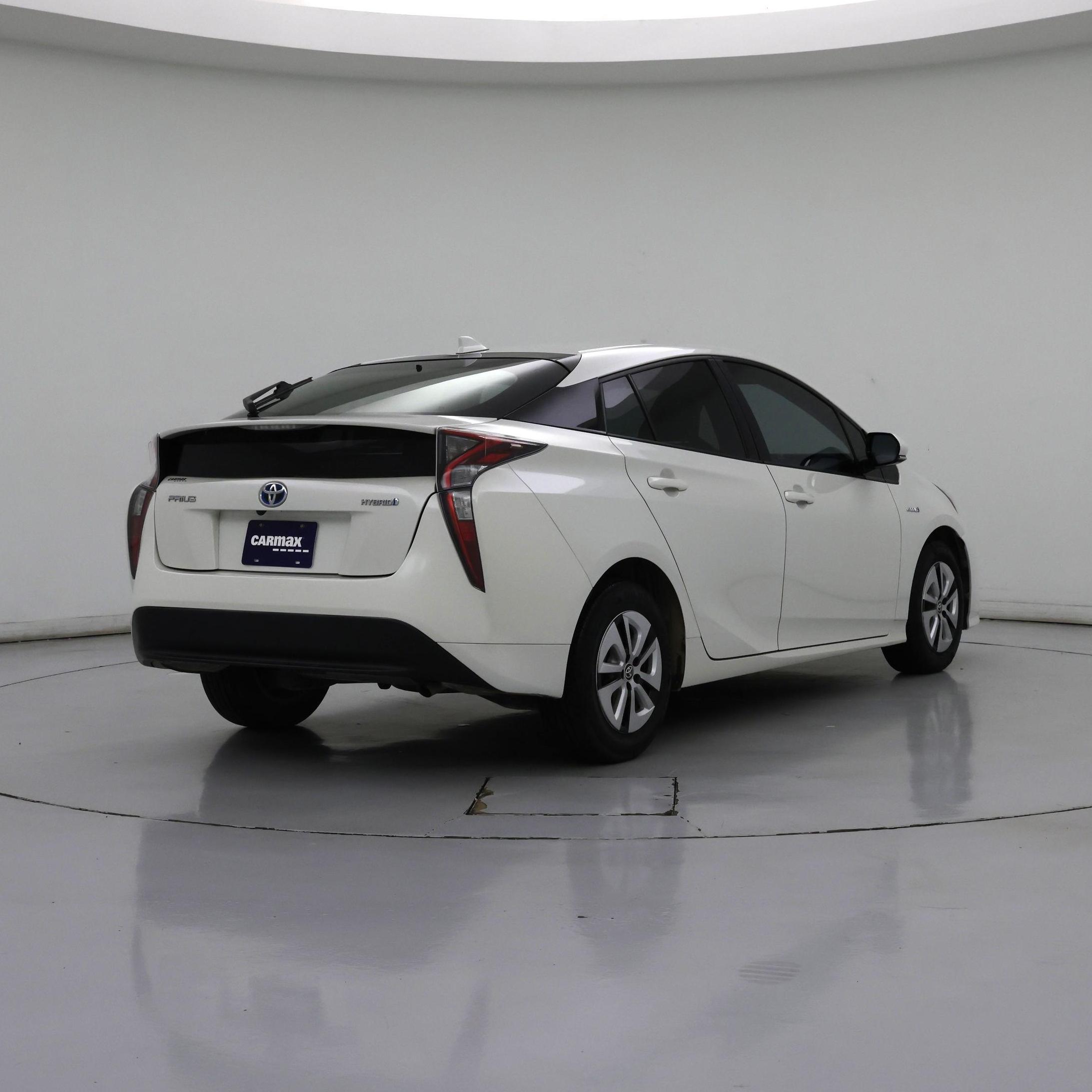 Thumbnail: 2017 Toyota Prius - 8