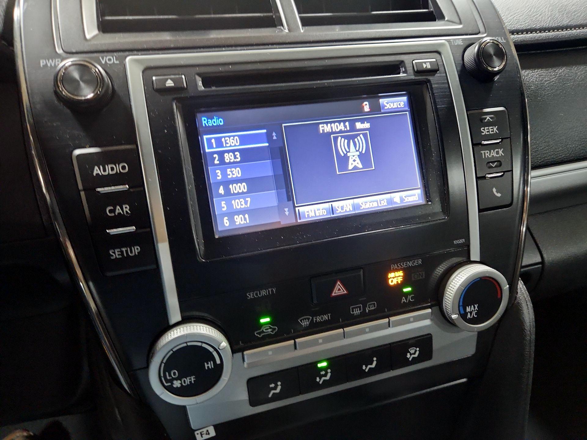 Thumbnail: 2014 Toyota Camry - 13