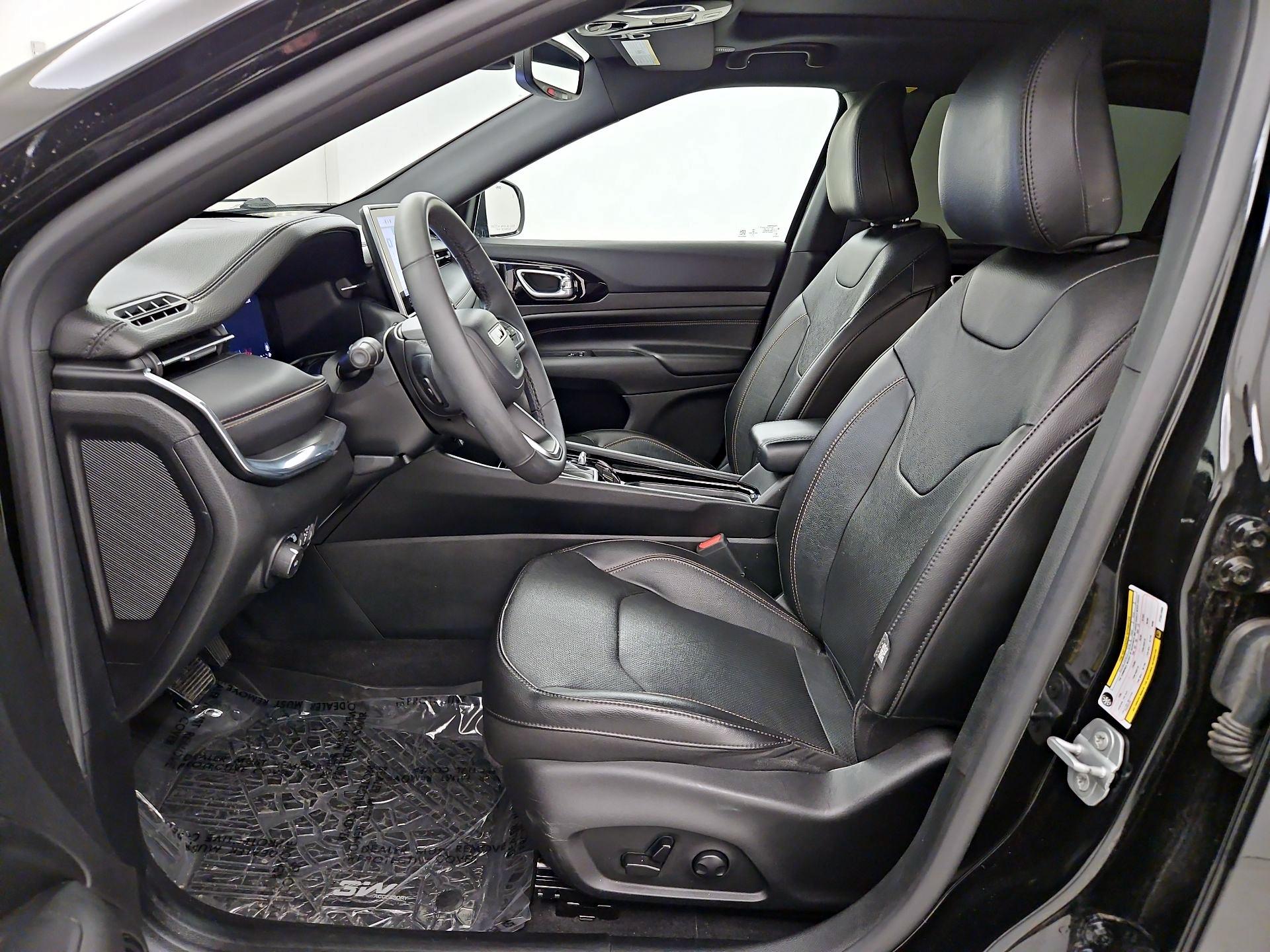 Thumbnail: 2023 Jeep Compass - 11