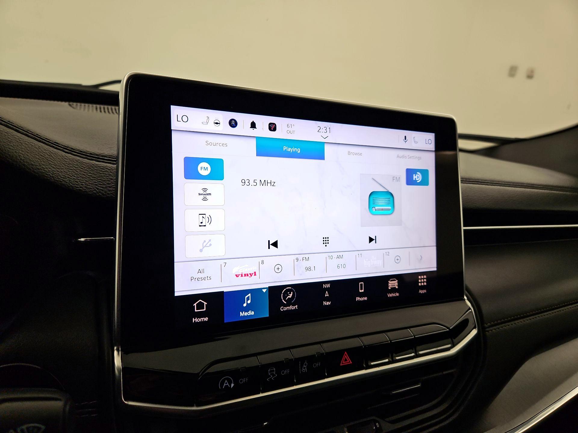 Thumbnail: 2023 Jeep Compass - 16