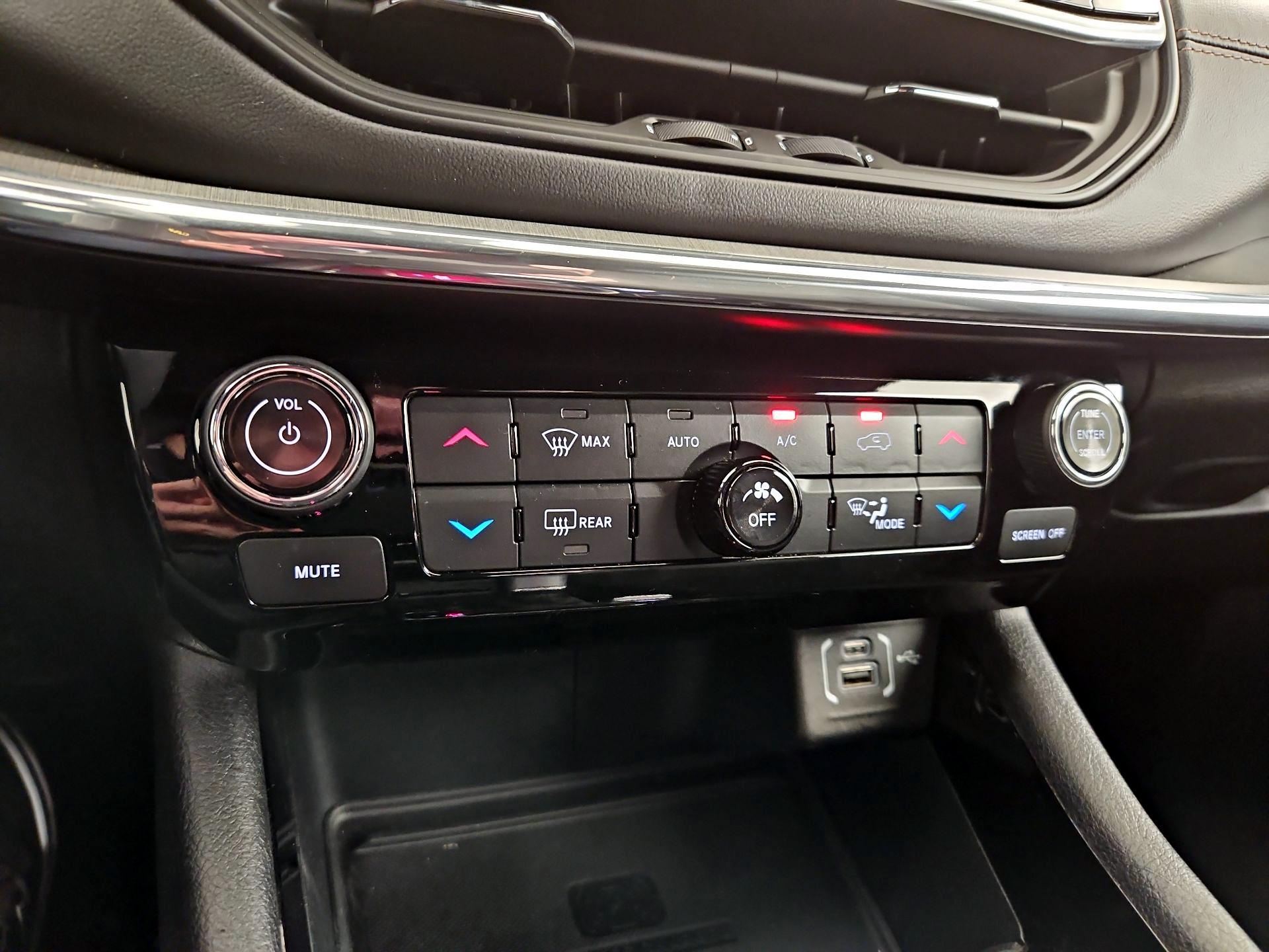 Thumbnail: 2023 Jeep Compass - 17