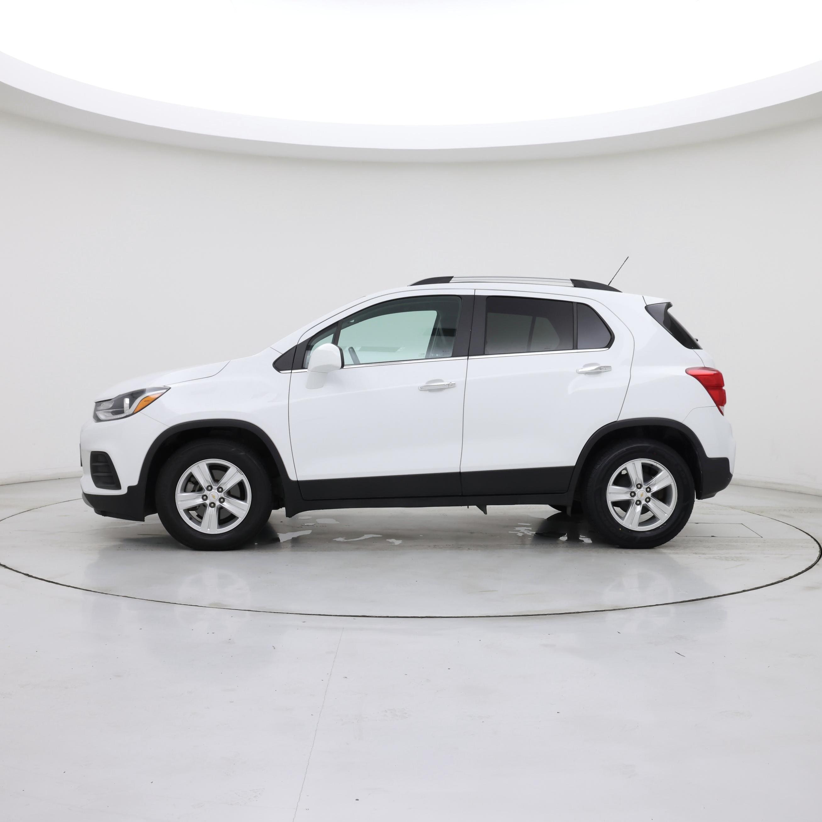 Thumbnail: 2018 Chevrolet Trax - 3