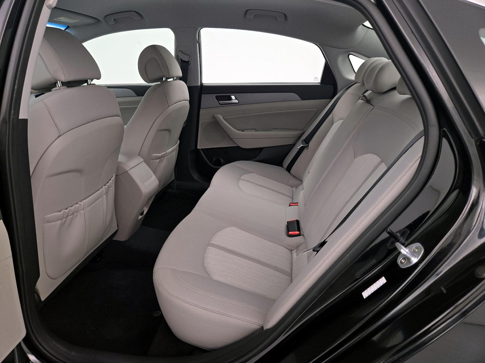 Thumbnail: 2016 Hyundai Sonata - 19