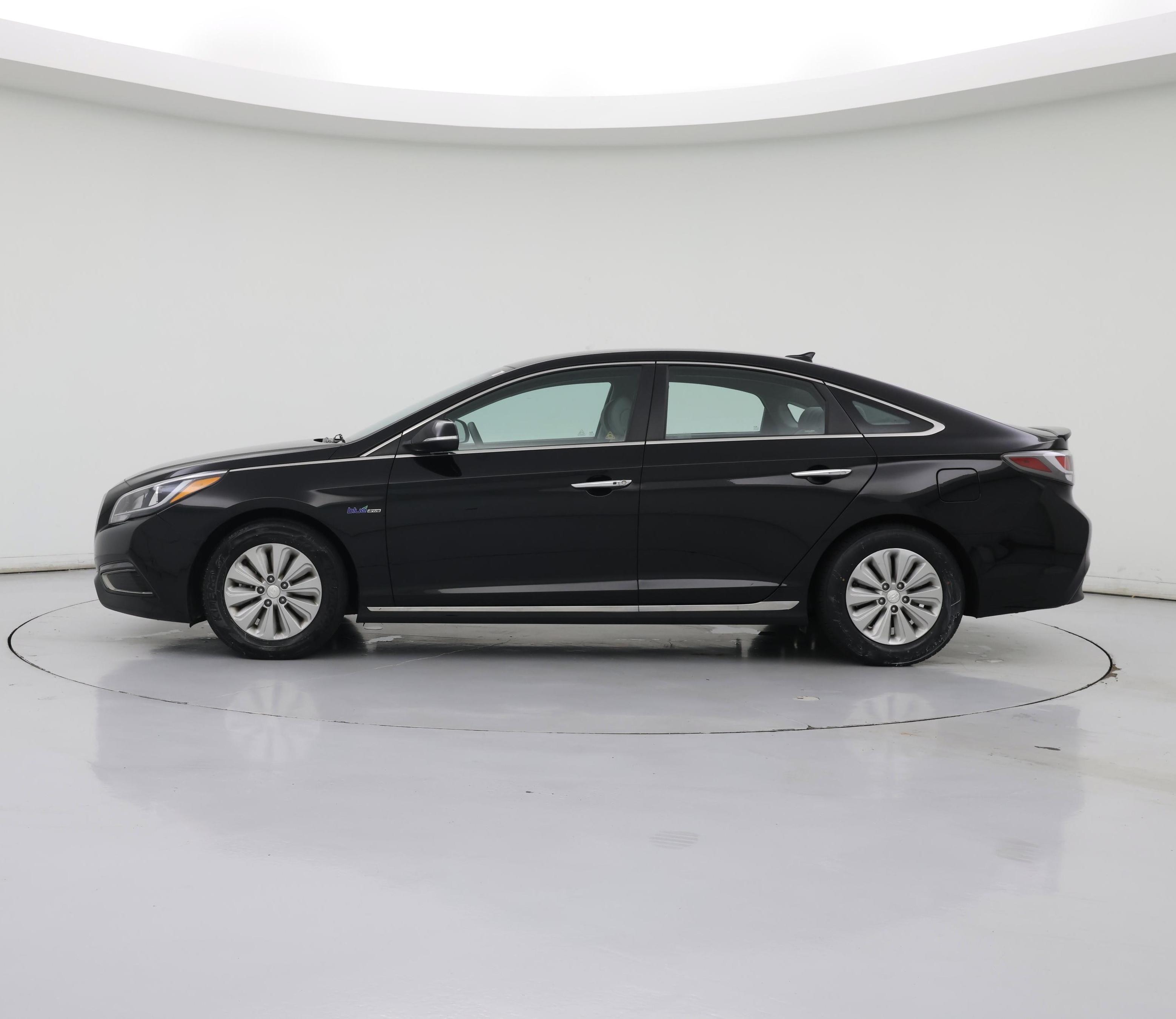 Thumbnail: 2016 Hyundai Sonata - 3
