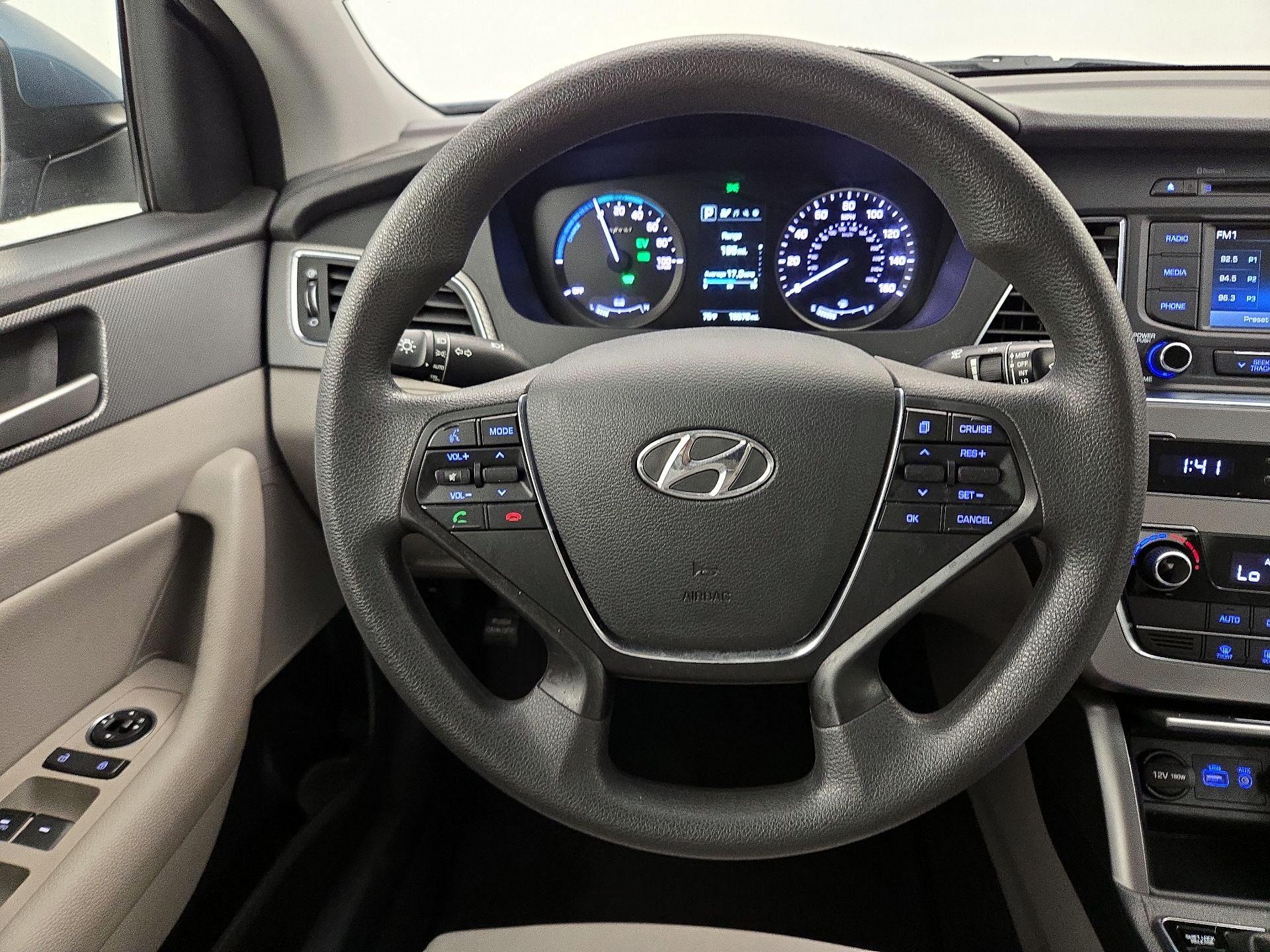 Thumbnail: 2016 Hyundai Sonata - 10