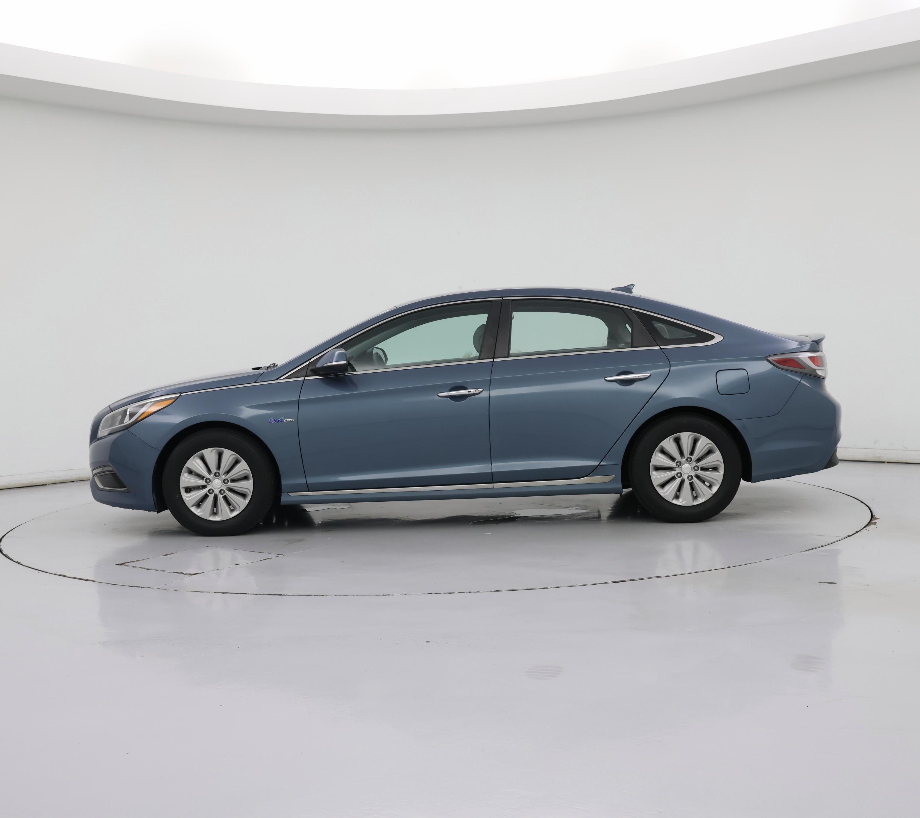 Thumbnail: 2016 Hyundai Sonata - 3