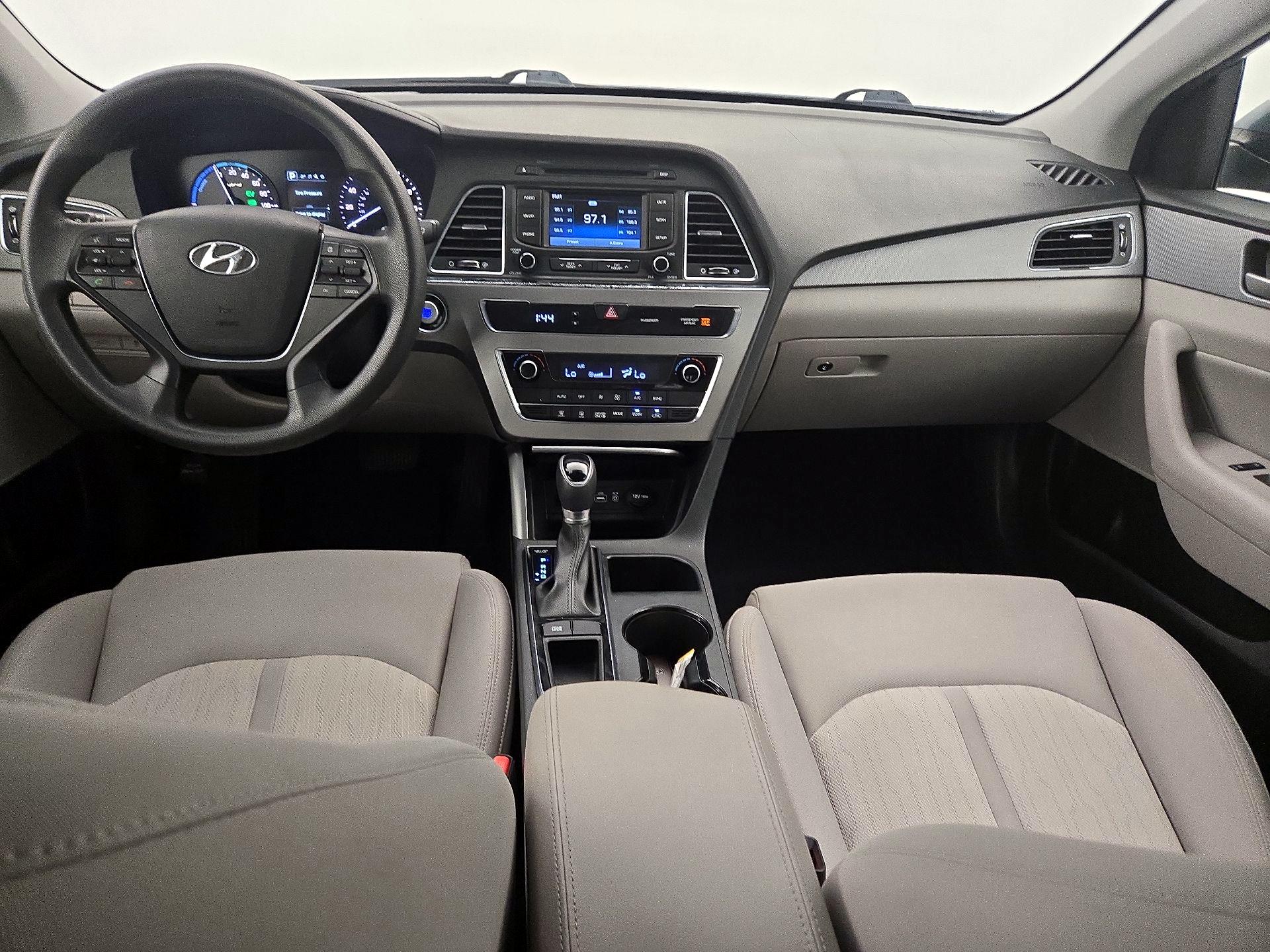 Thumbnail: 2016 Hyundai Sonata - 9