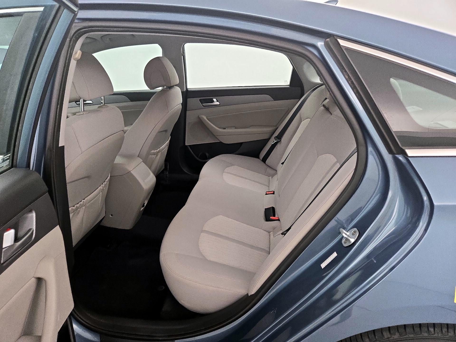 Thumbnail: 2016 Hyundai Sonata - 19