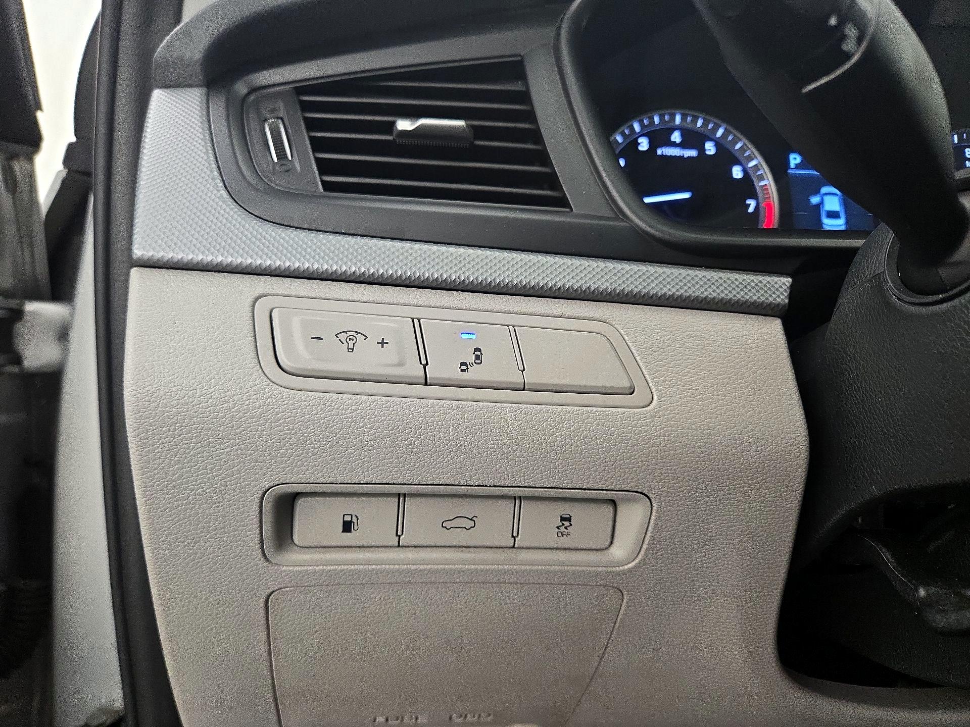 Thumbnail: 2018 Hyundai Sonata - 13