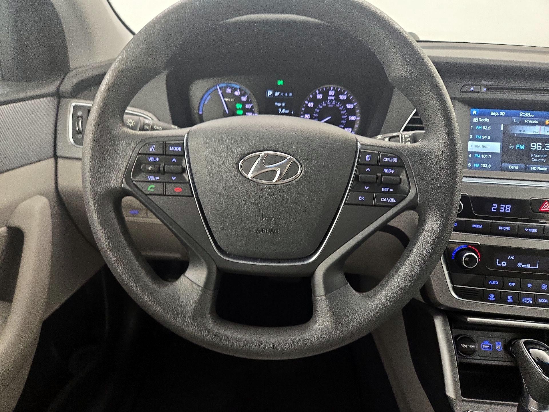 Thumbnail: 2017 Hyundai Sonata - 10