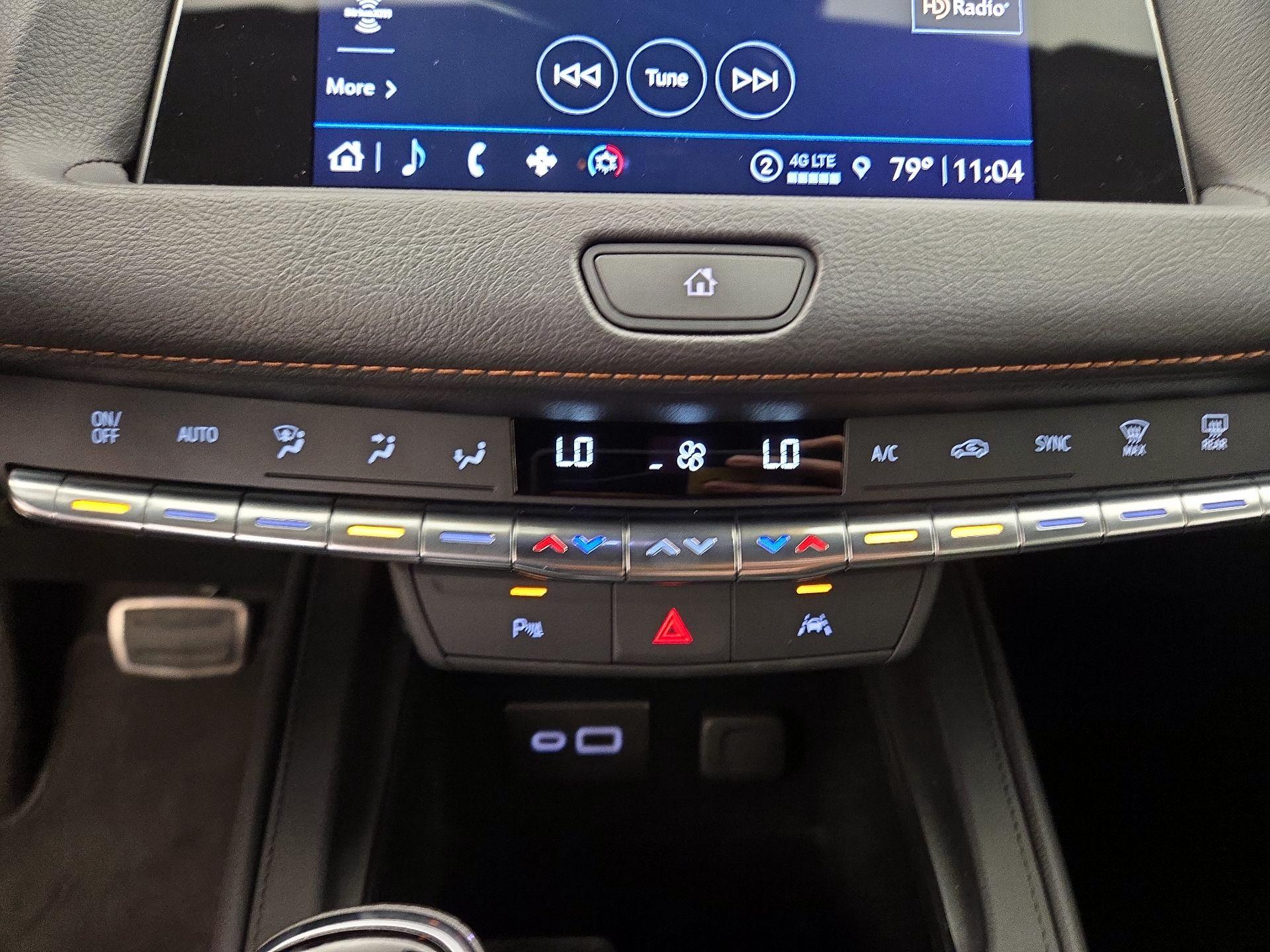 Thumbnail: 2023 Cadillac XT4 - 16