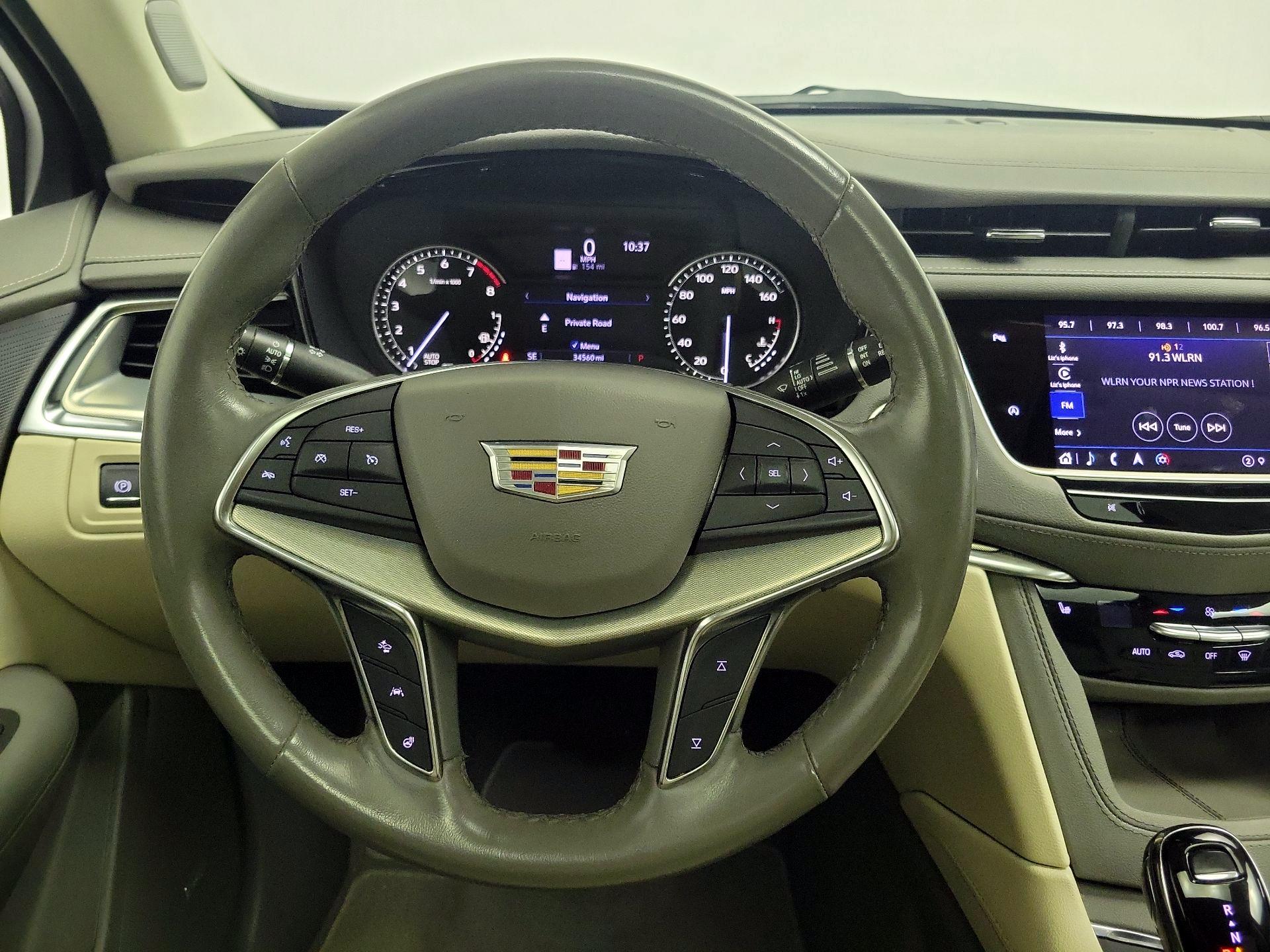 Thumbnail: 2023 Cadillac XT5 - 10