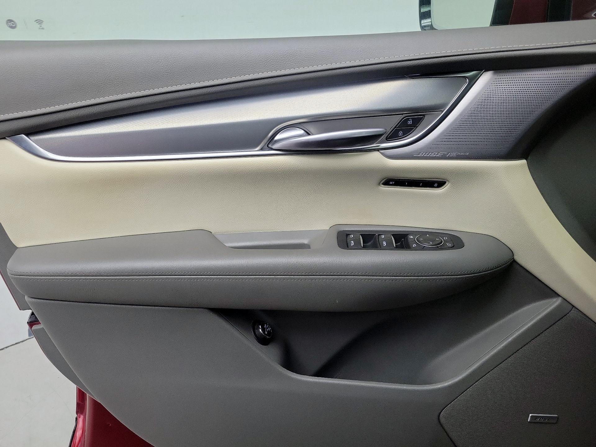 Thumbnail: 2023 Cadillac XT5 - 12