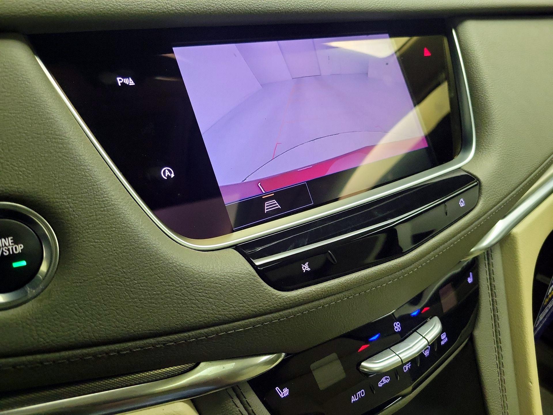 Thumbnail: 2023 Cadillac XT5 - 15