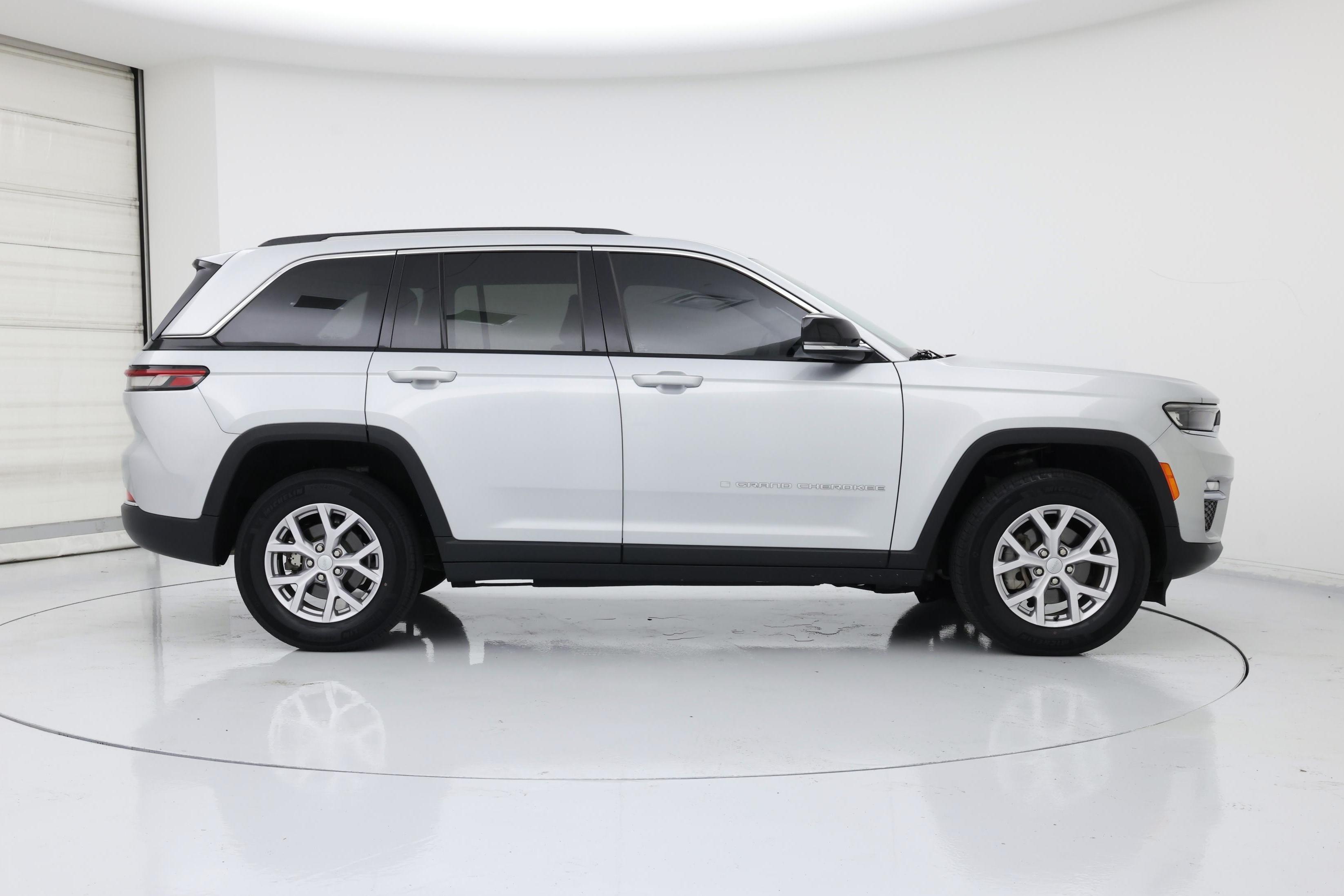 Thumbnail: 2022 Jeep Grand Cherokee - 7