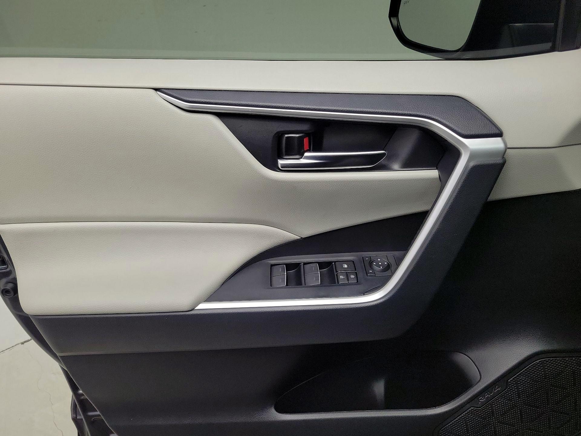 Thumbnail: 2024 Toyota RAV4 - 12