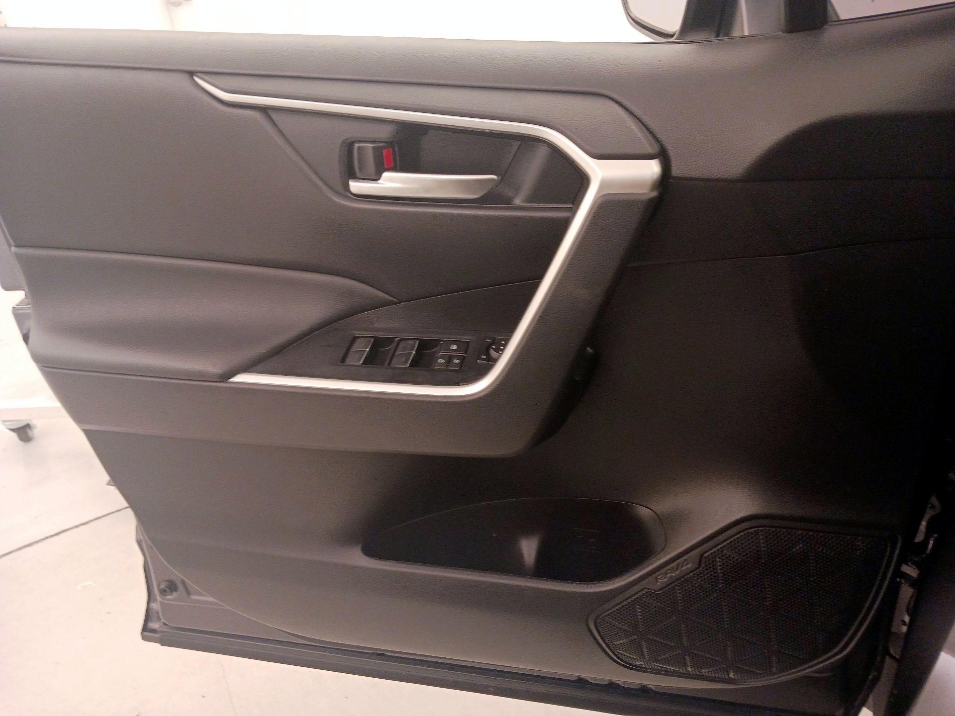 Thumbnail: 2024 Toyota RAV4 - 12