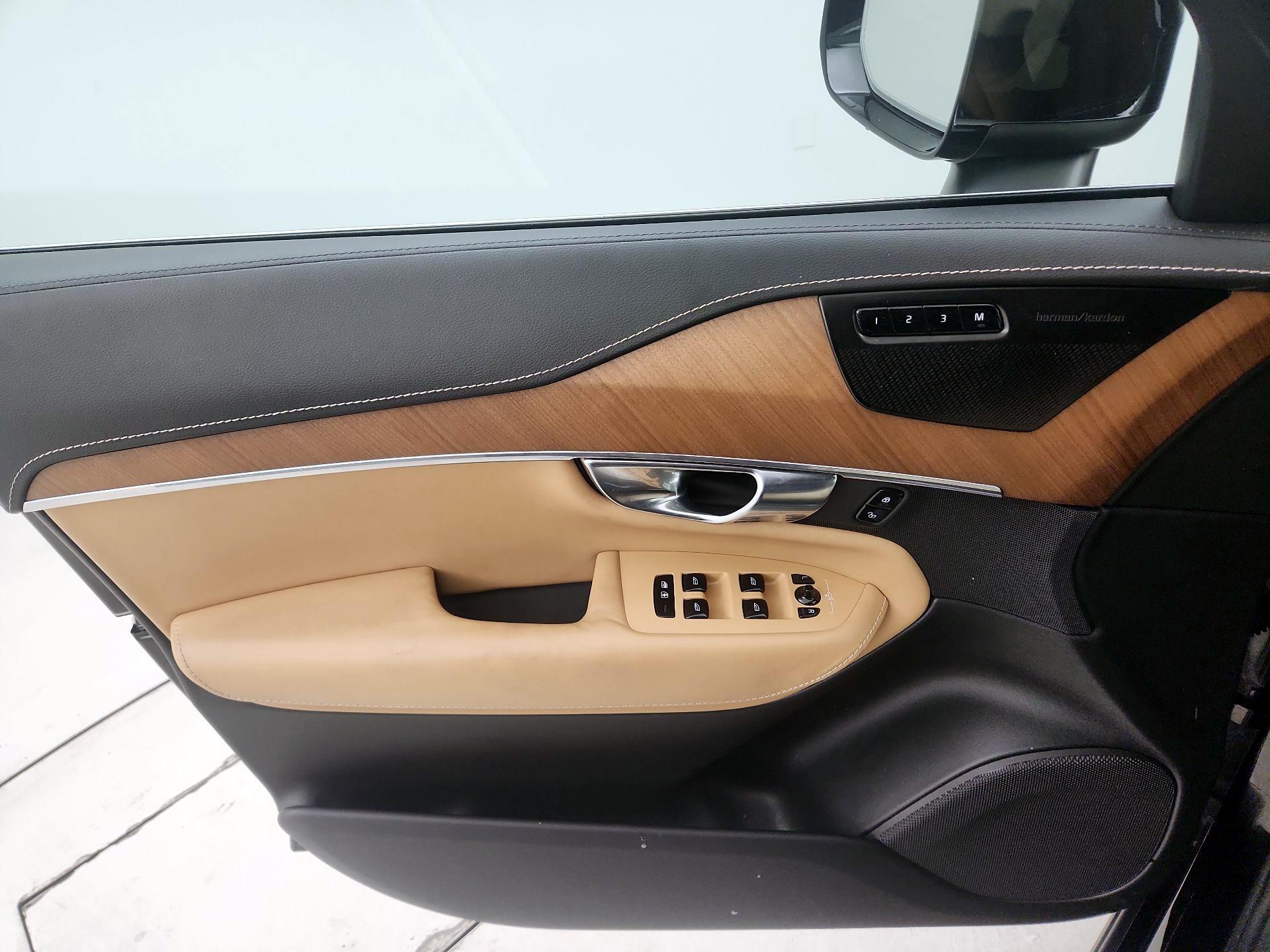 Thumbnail: 2019 Volvo XC90 - 12