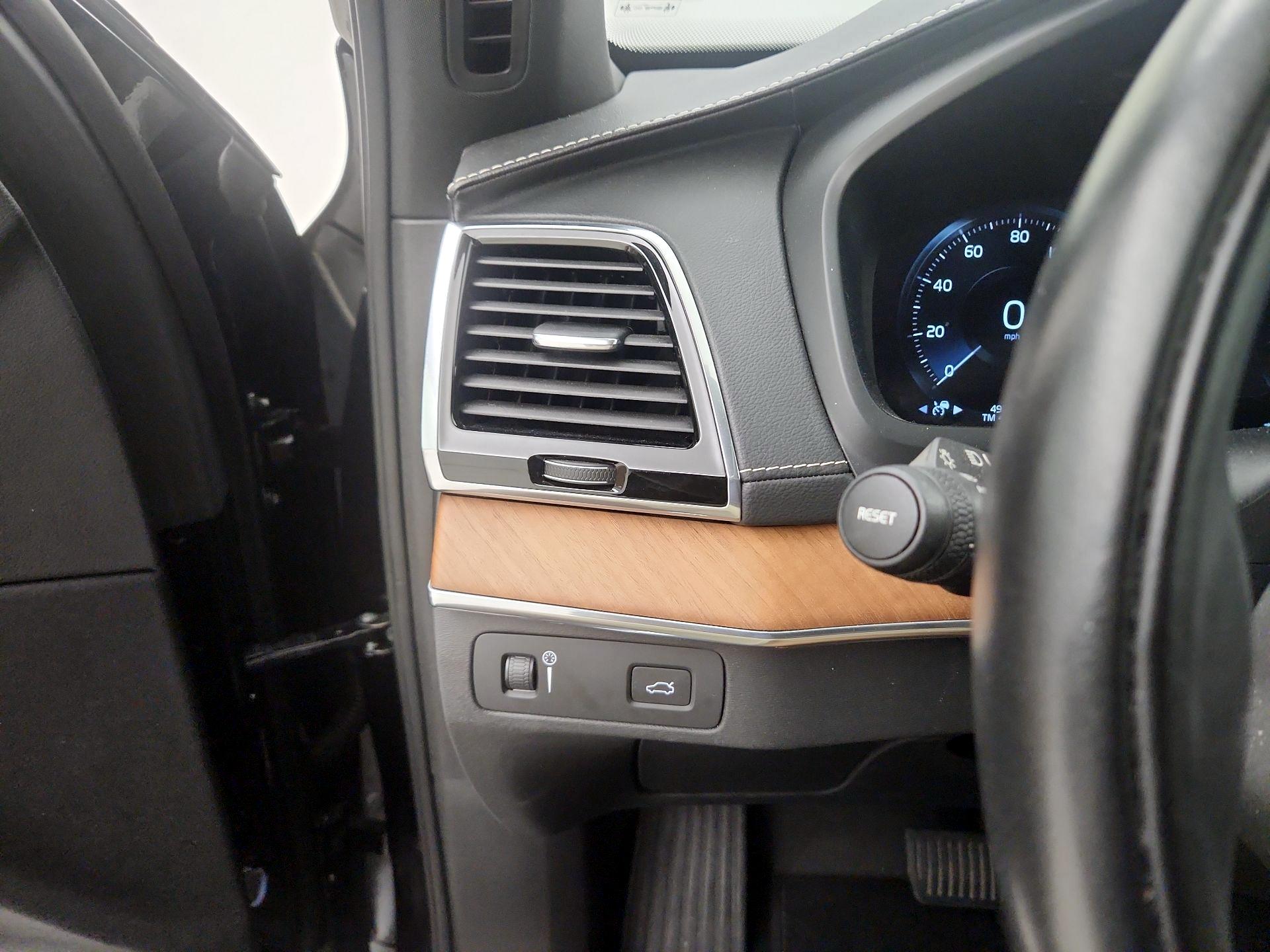 Thumbnail: 2019 Volvo XC90 - 13