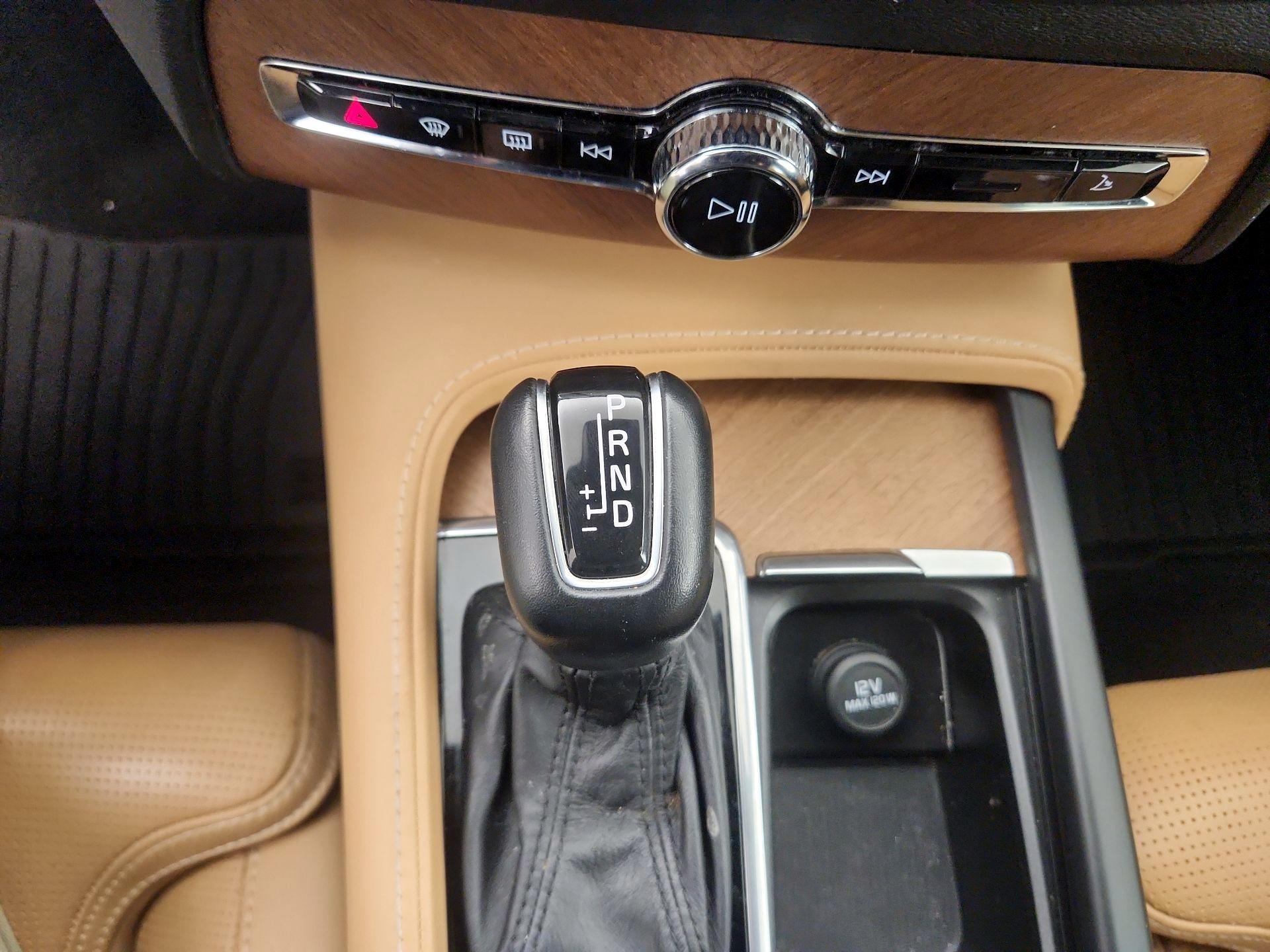 Thumbnail: 2019 Volvo XC90 - 18