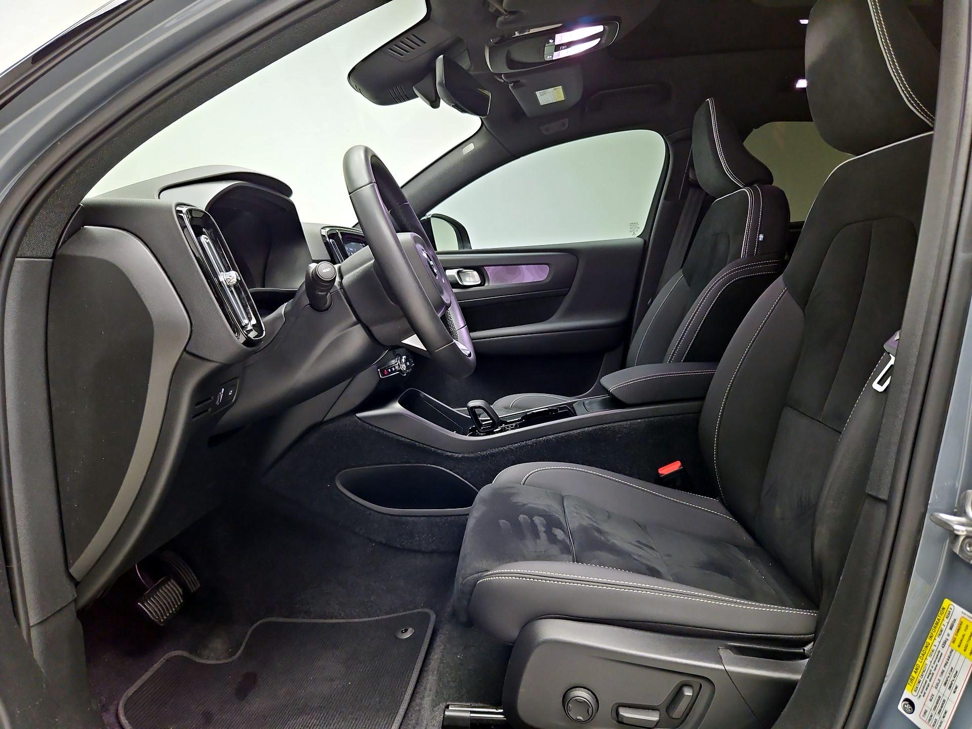 Thumbnail: 2022 Volvo C40 - 11