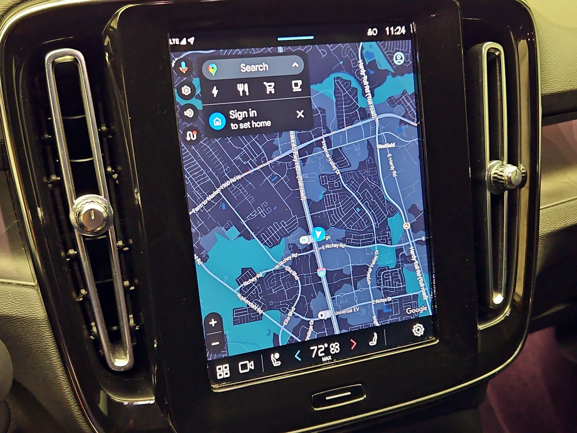 Thumbnail: 2022 Volvo C40 - 14