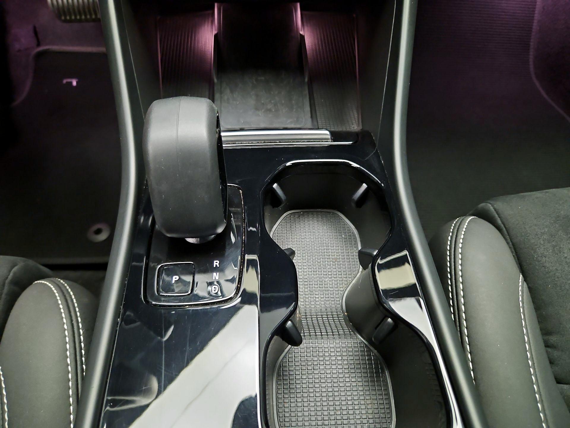 Thumbnail: 2022 Volvo C40 - 18