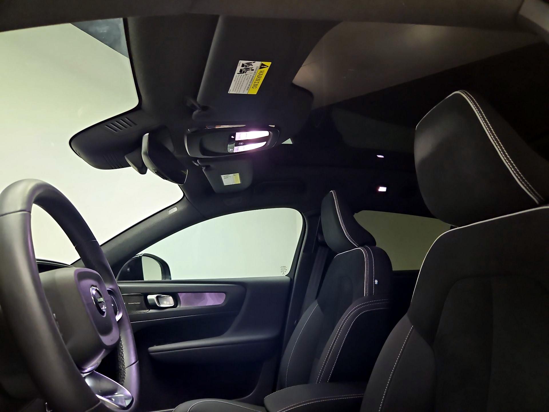 Thumbnail: 2022 Volvo C40 - 20