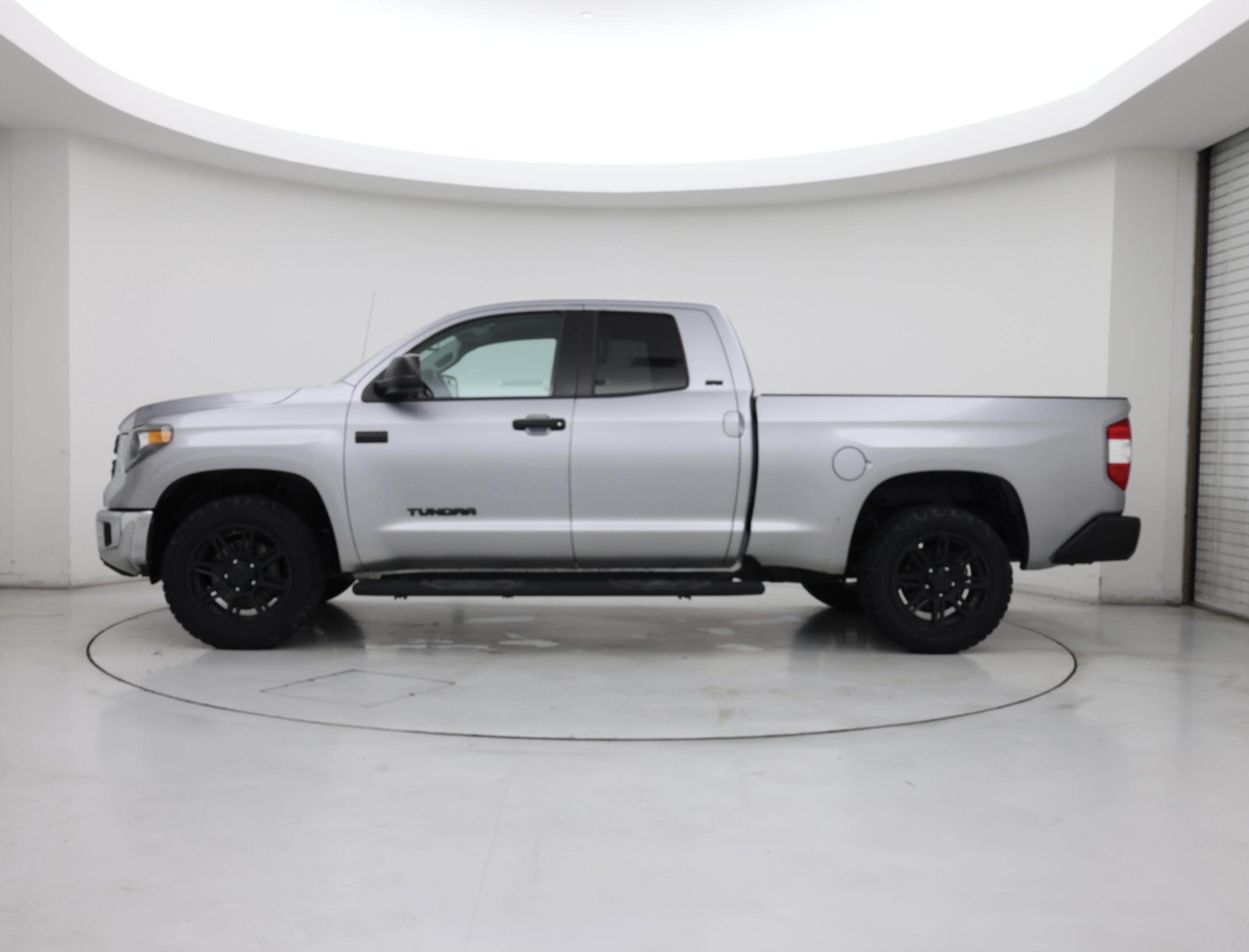 Thumbnail: 2018 Toyota Tundra - 3