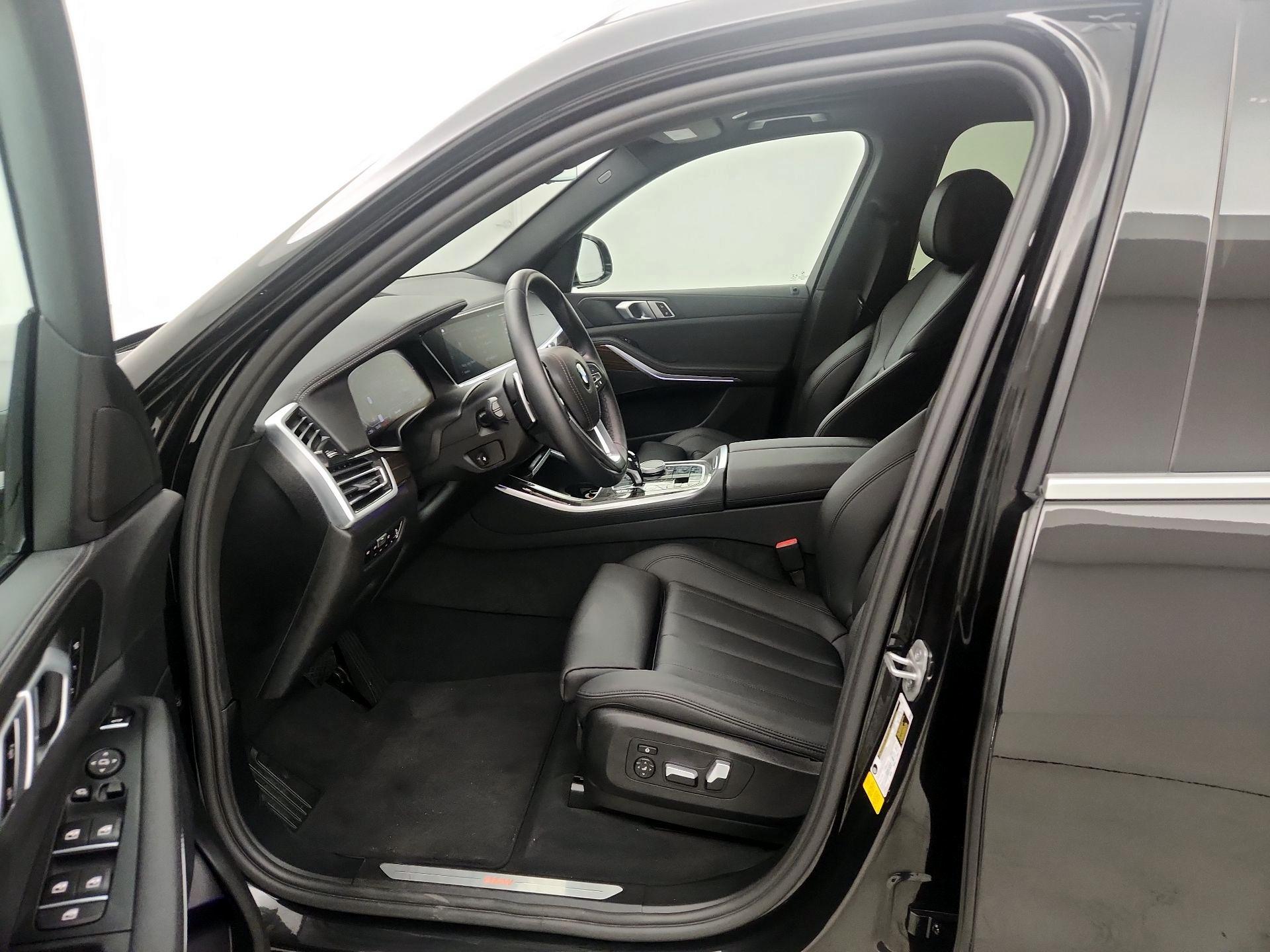 Thumbnail: 2021 BMW X5 - 11