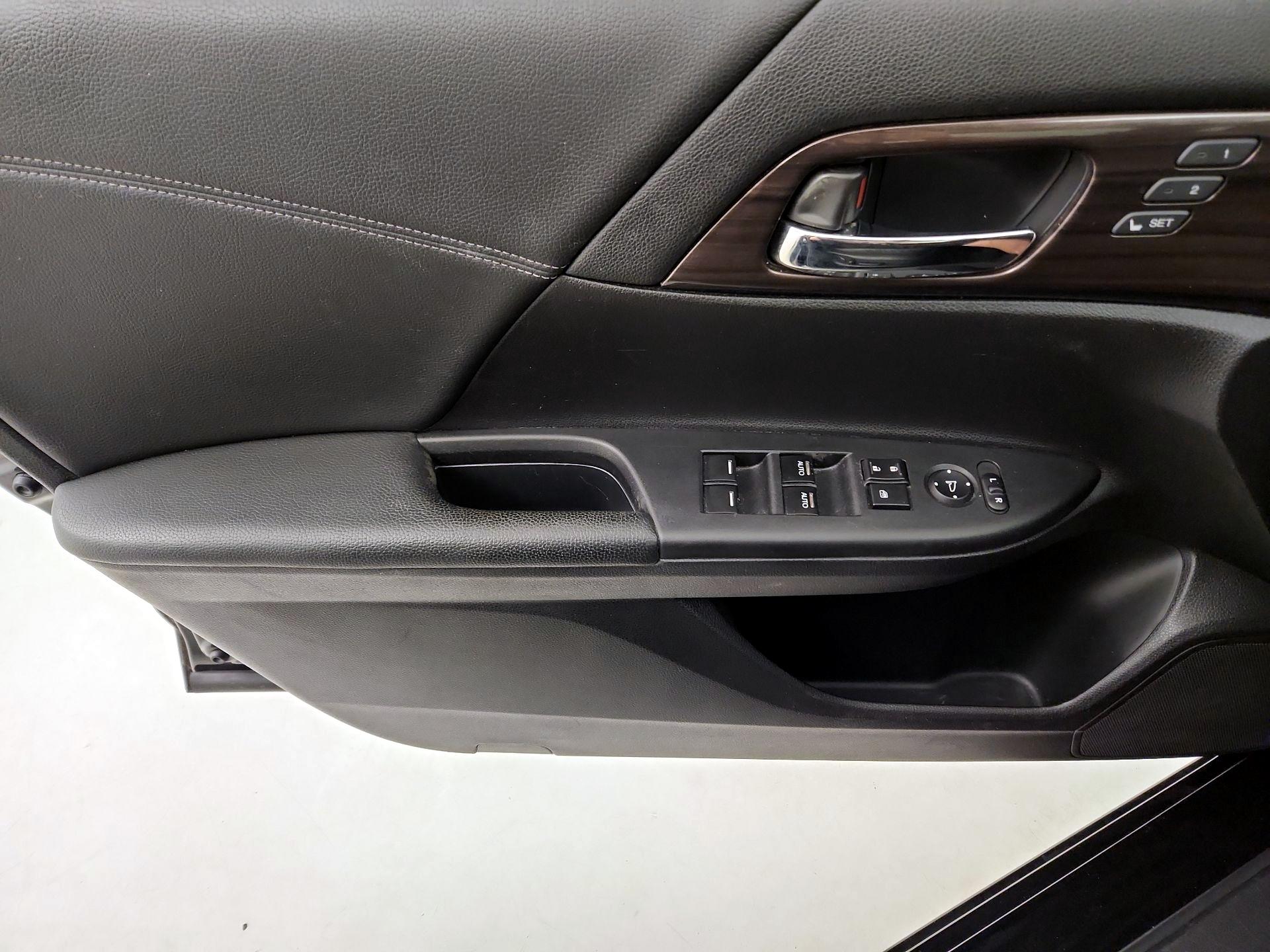 Thumbnail: 2016 Honda Accord - 12