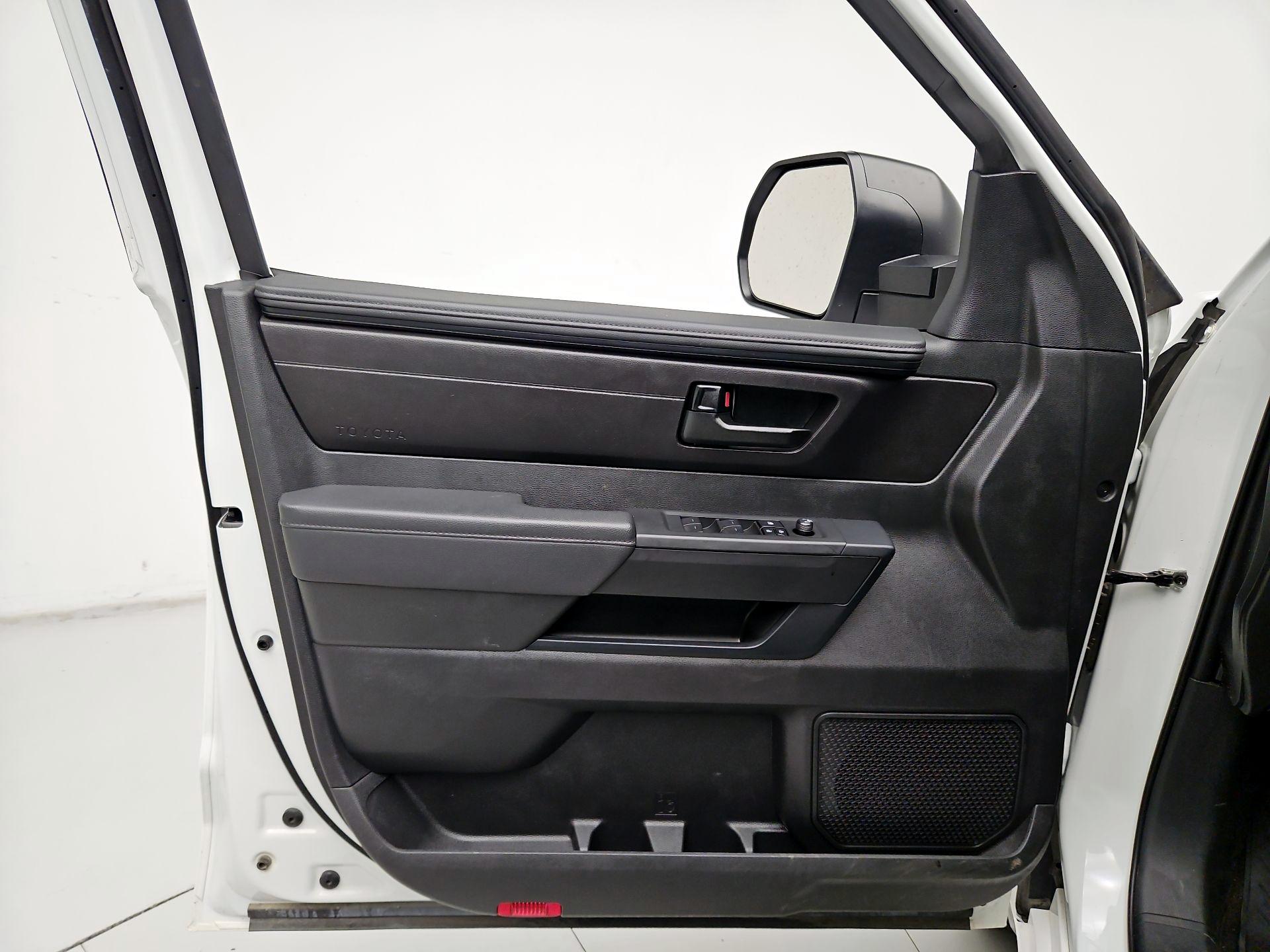 Thumbnail: 2025 Toyota Tundra - 12