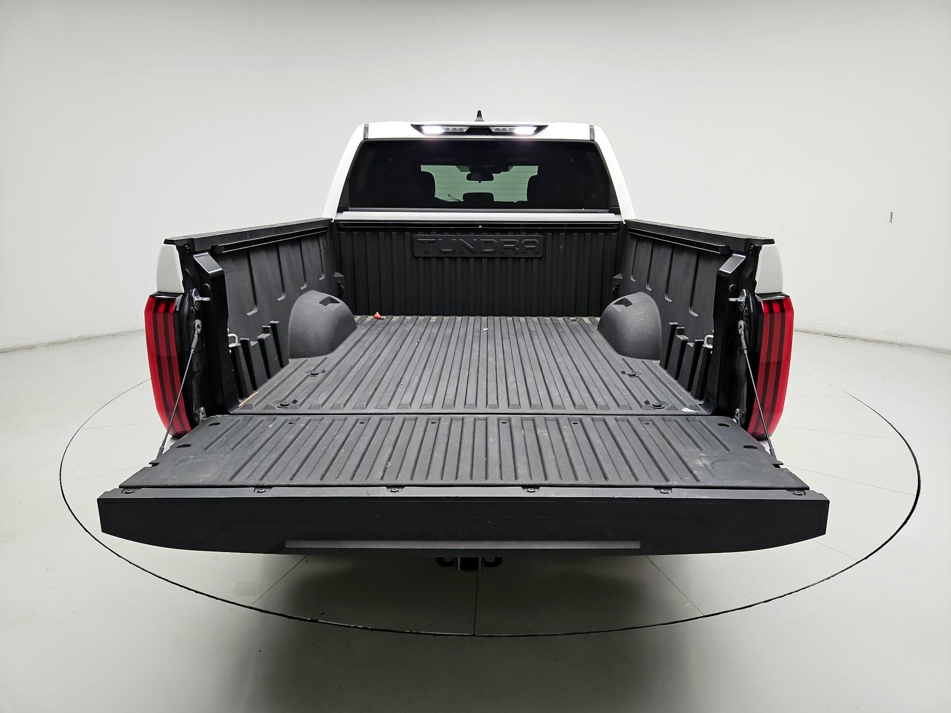 Thumbnail: 2025 Toyota Tundra - 18