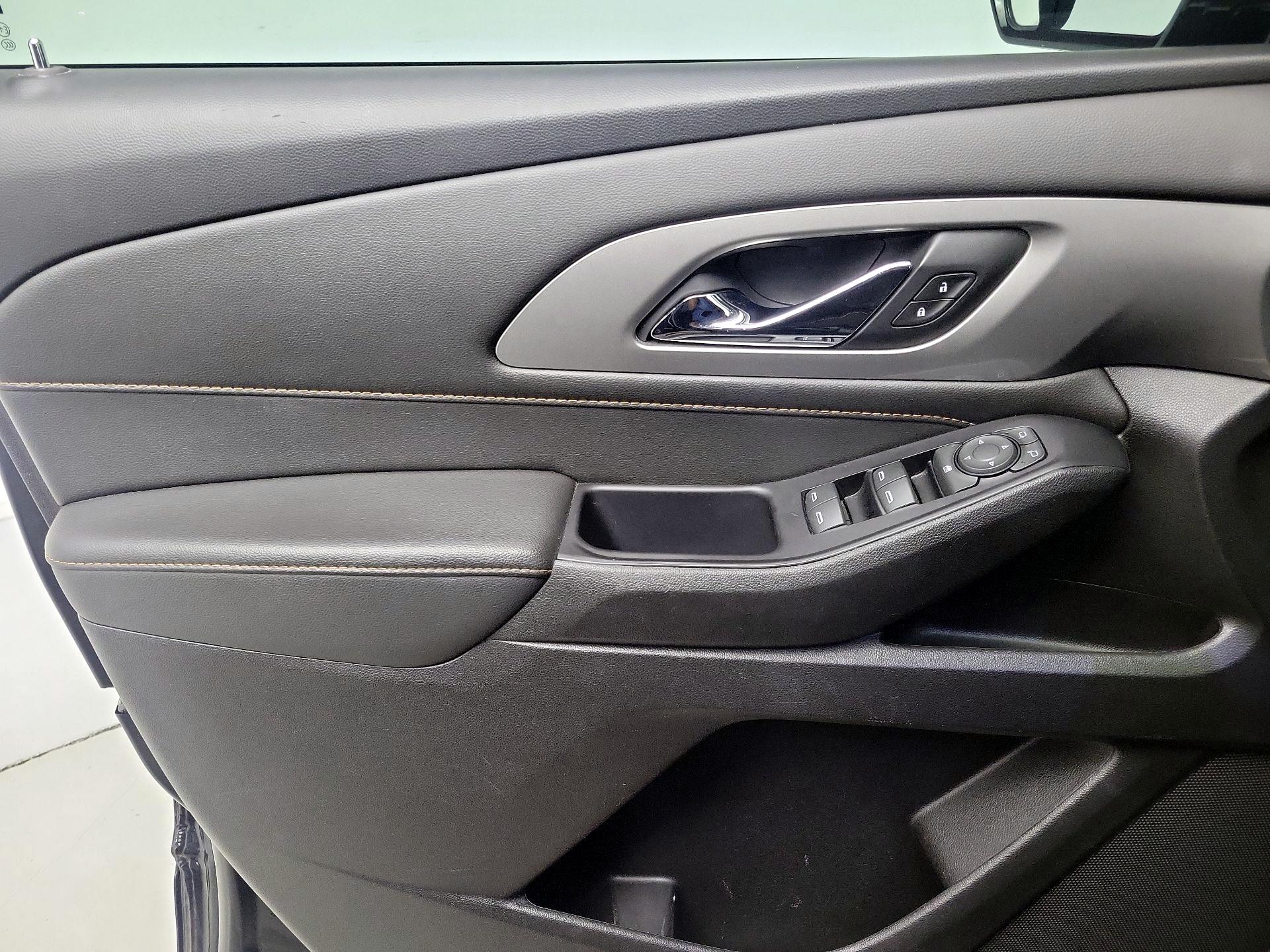 Thumbnail: 2019 Chevrolet Traverse - 12