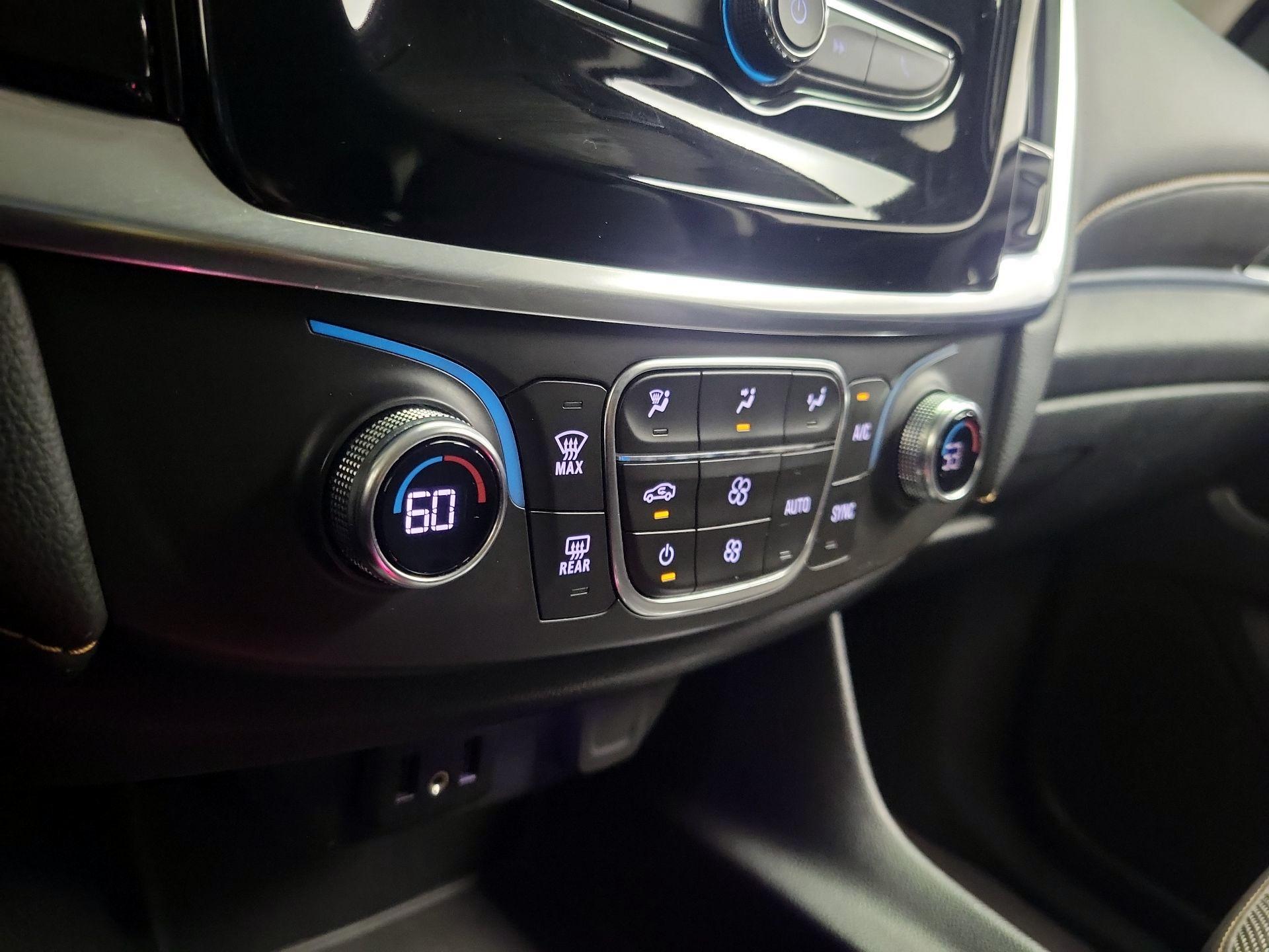 Thumbnail: 2019 Chevrolet Traverse - 16