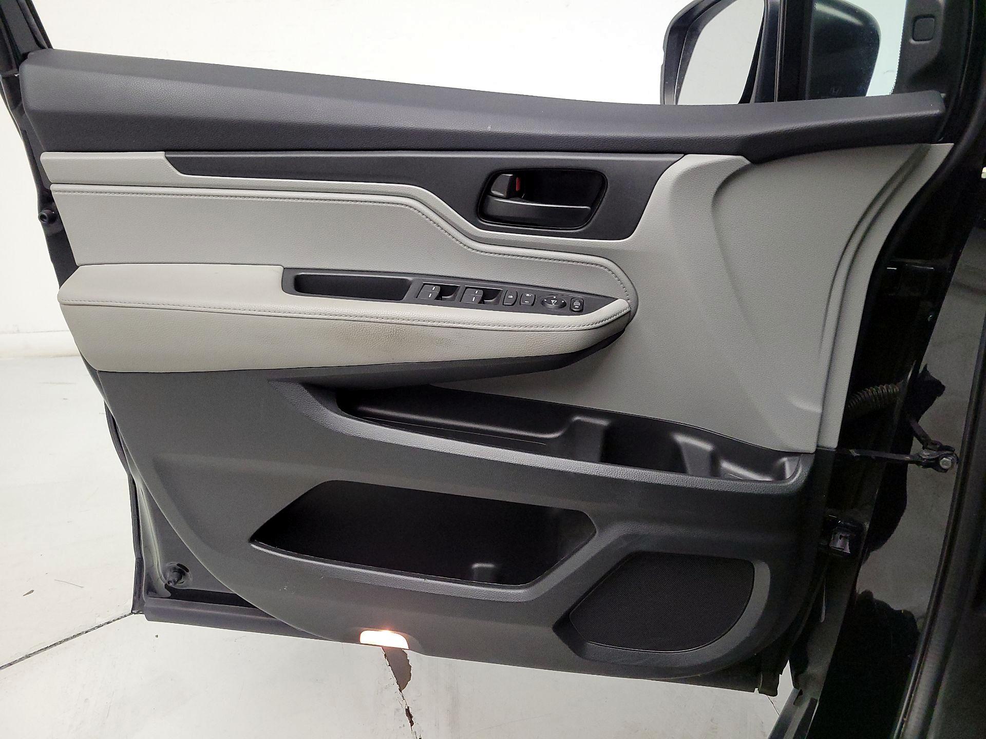 Thumbnail: 2022 Honda Odyssey - 12