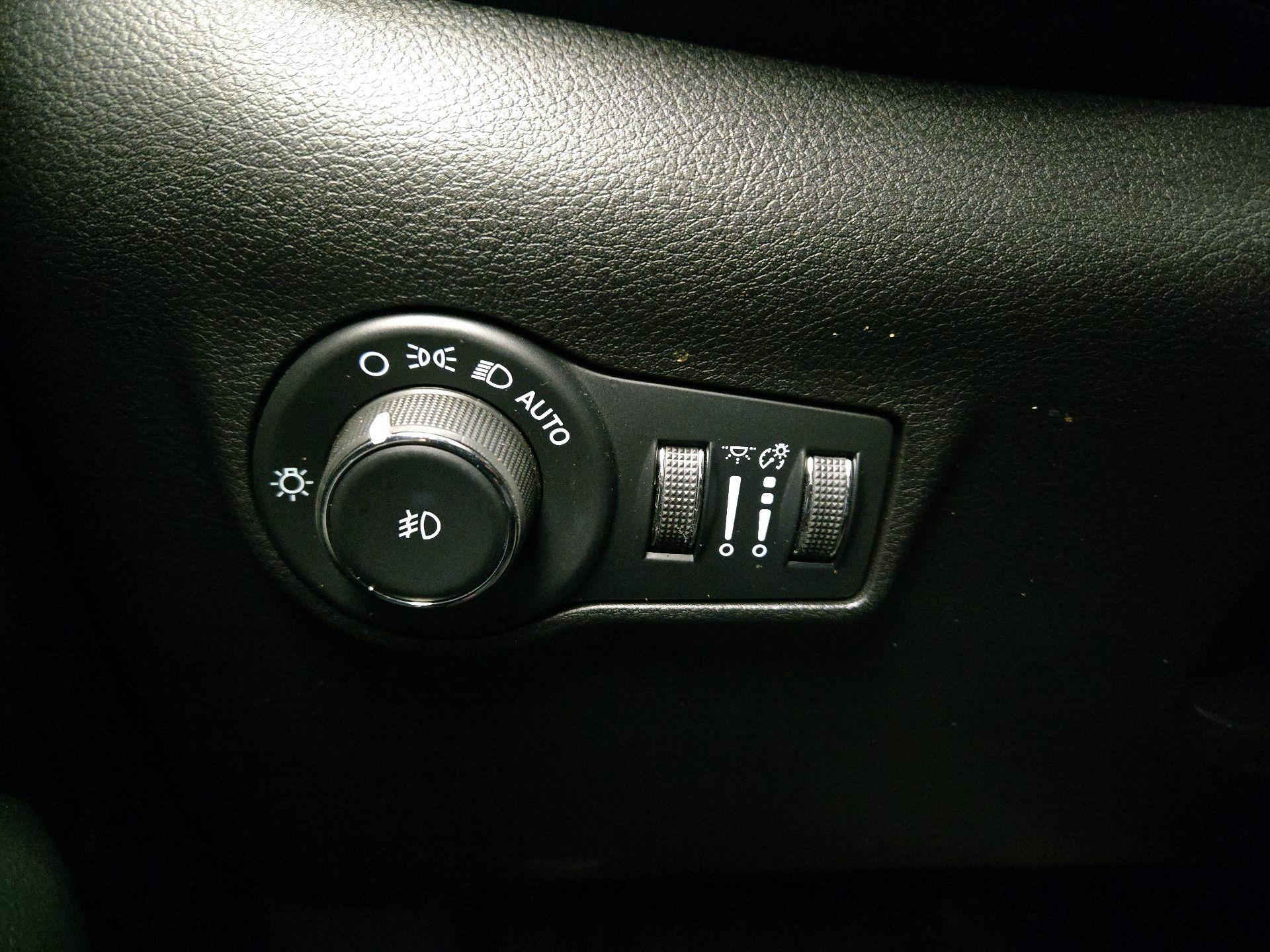 Thumbnail: 2022 Jeep Compass - 13