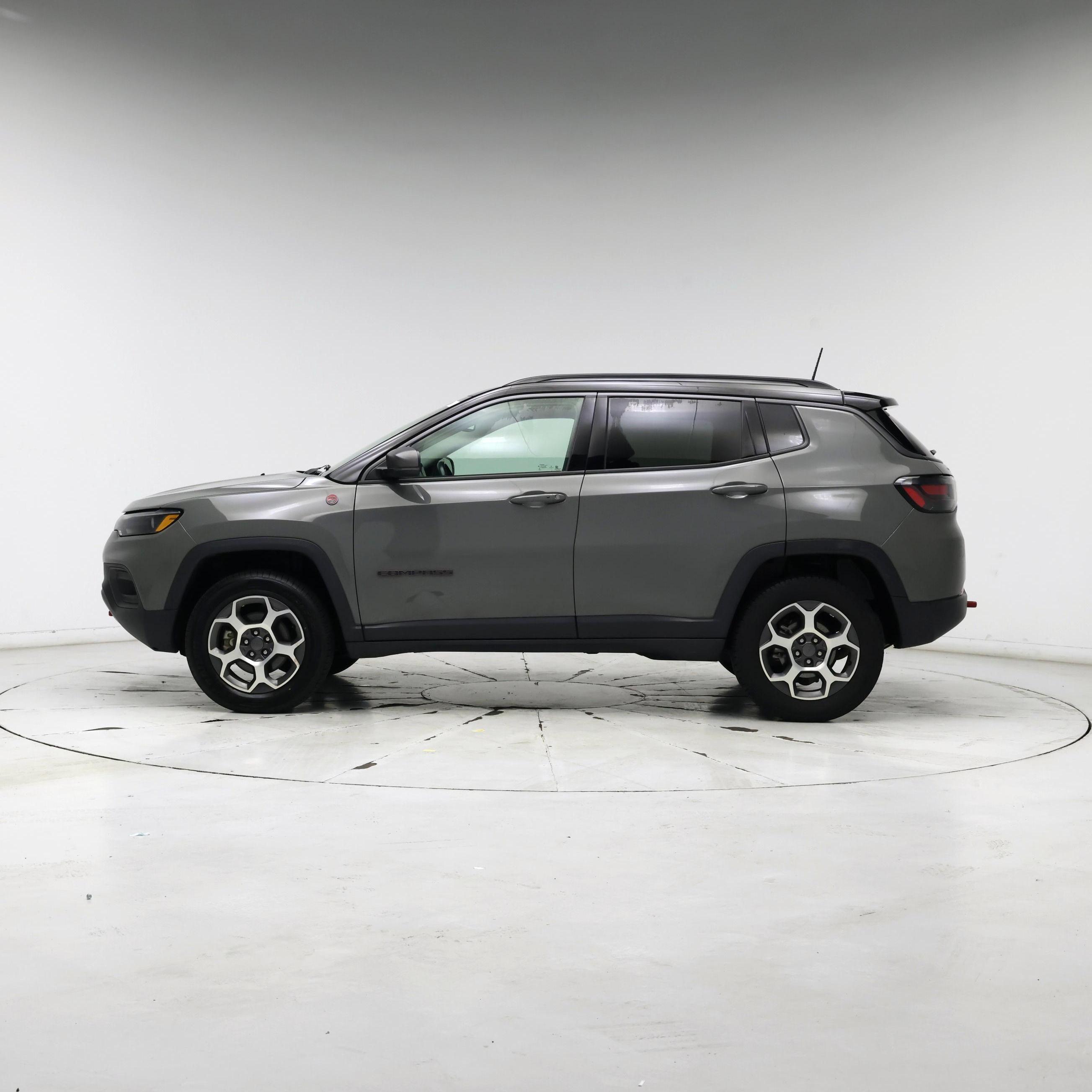 Thumbnail: 2022 Jeep Compass - 3