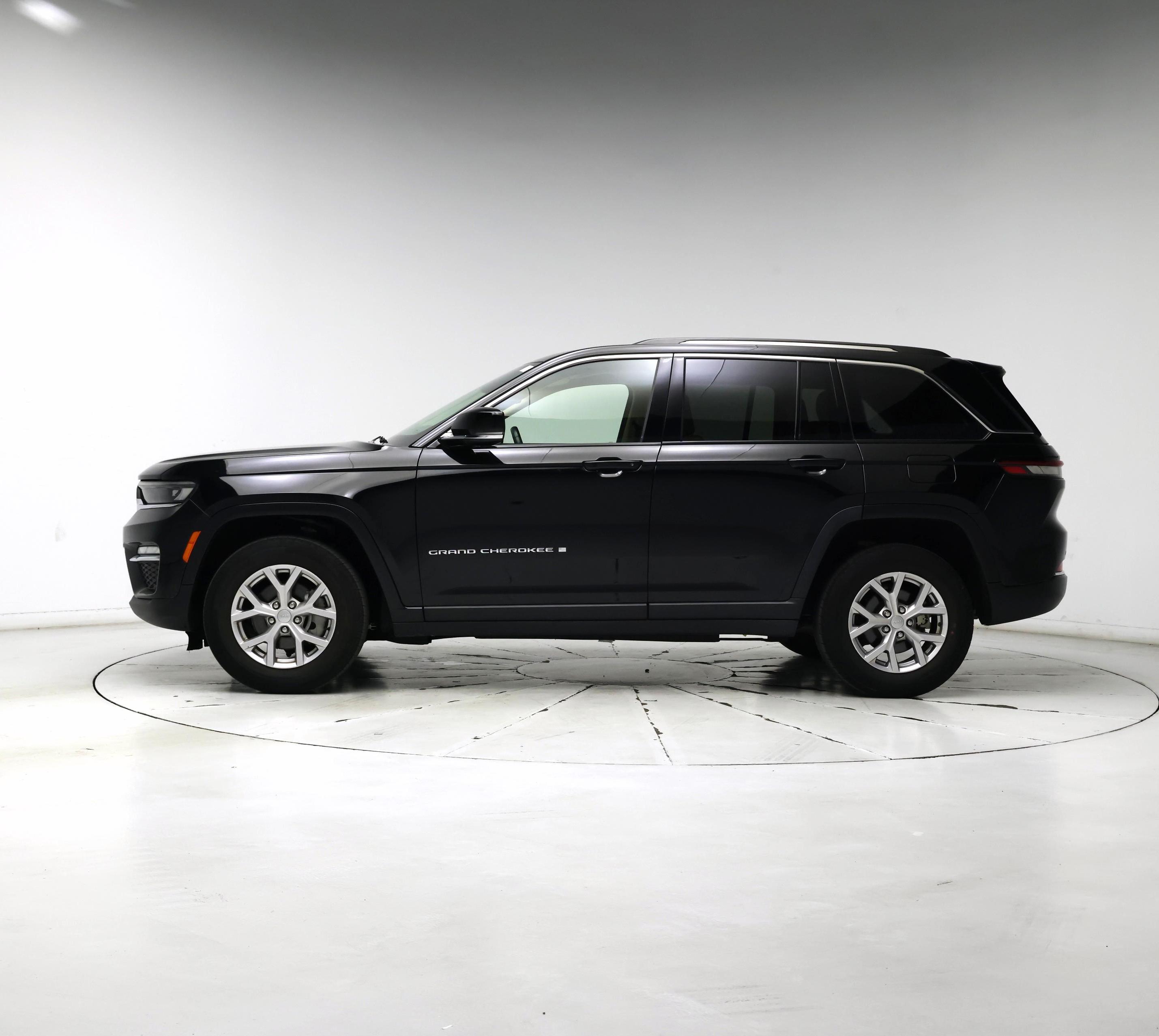Thumbnail: 2022 Jeep Grand Cherokee - 3