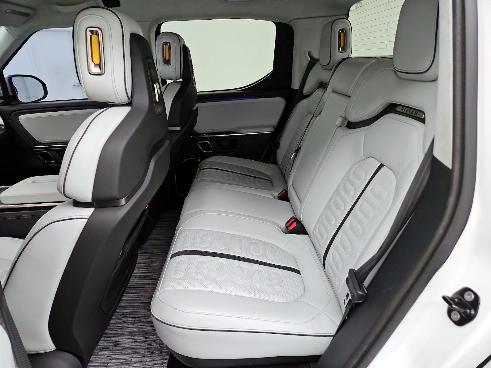 2022 Rivian R1T Adventure - Photo 21