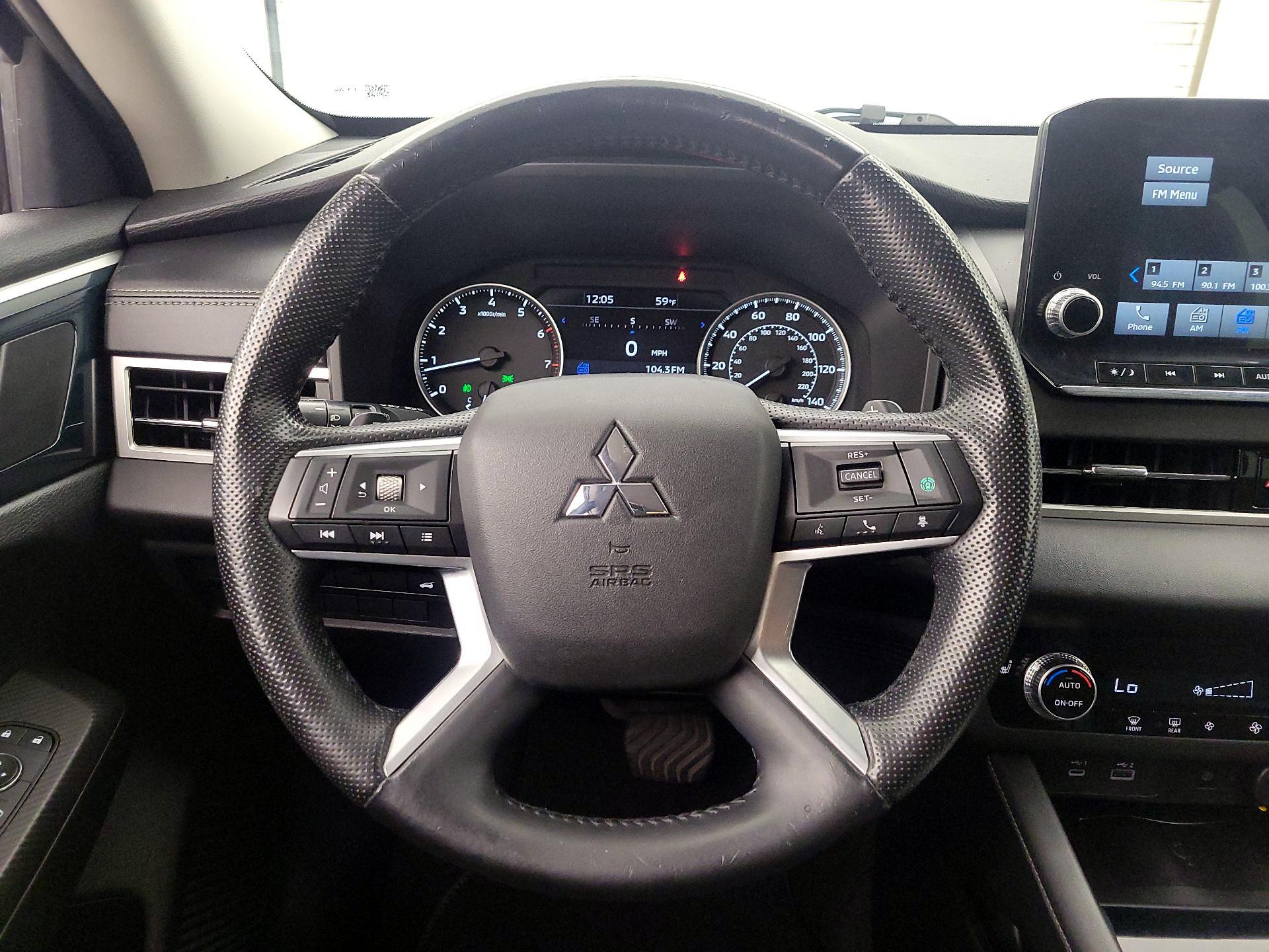 Thumbnail: 2022 Mitsubishi Outlander - 10