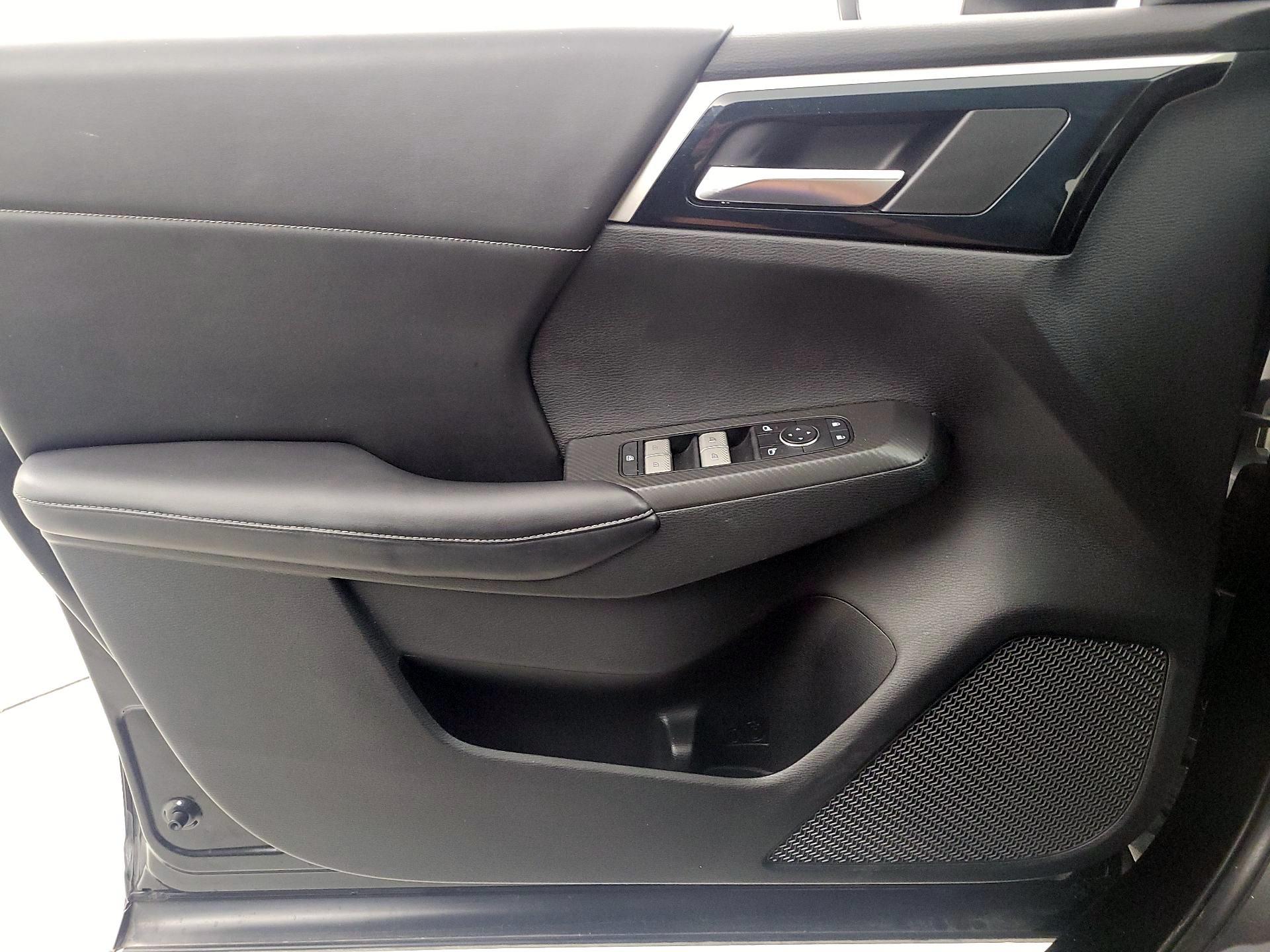 Thumbnail: 2022 Mitsubishi Outlander - 12