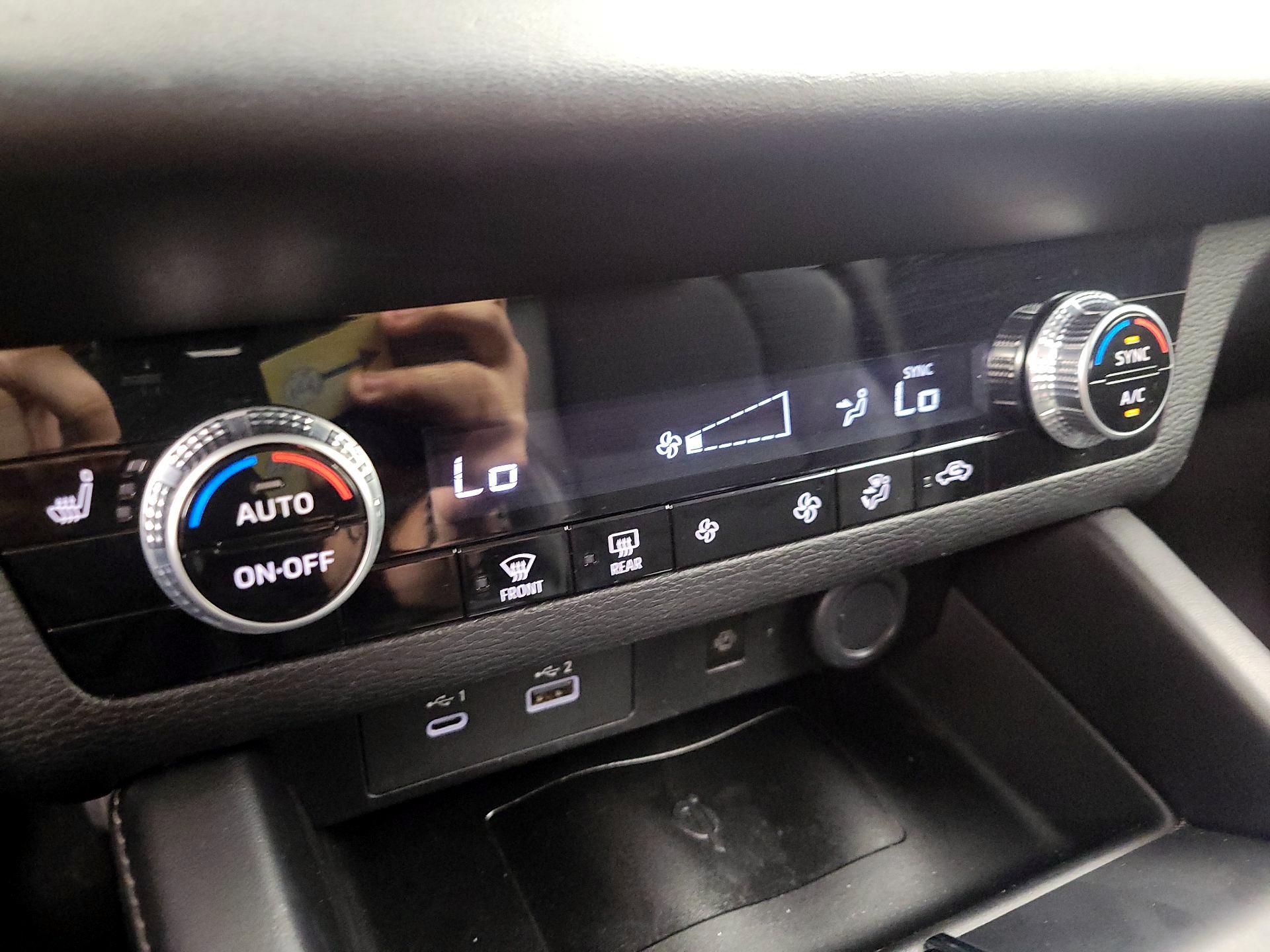 Thumbnail: 2022 Mitsubishi Outlander - 16